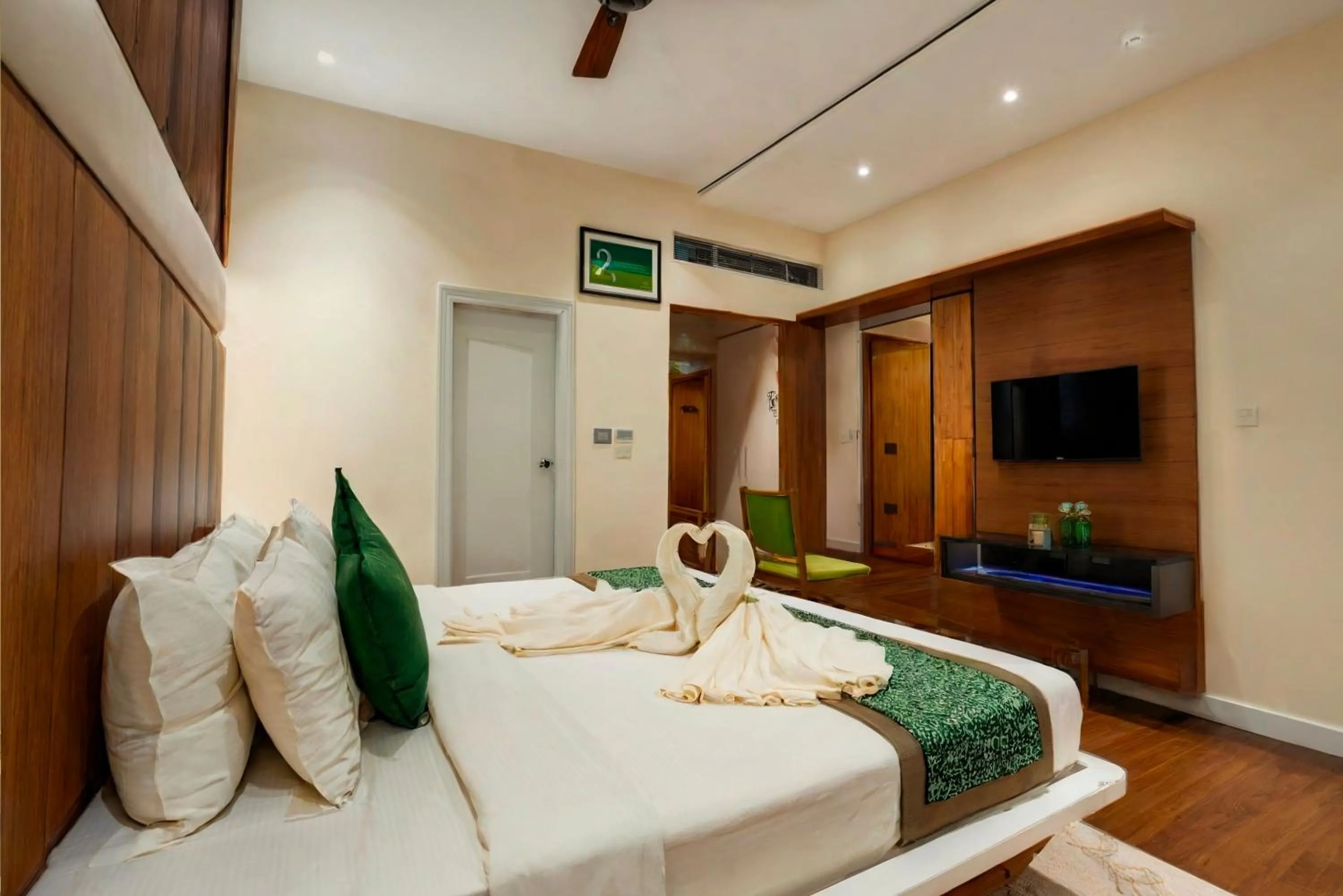 Photo of the whole room, Bed in PARK SIGNATURE HOTELS - Royal Benza