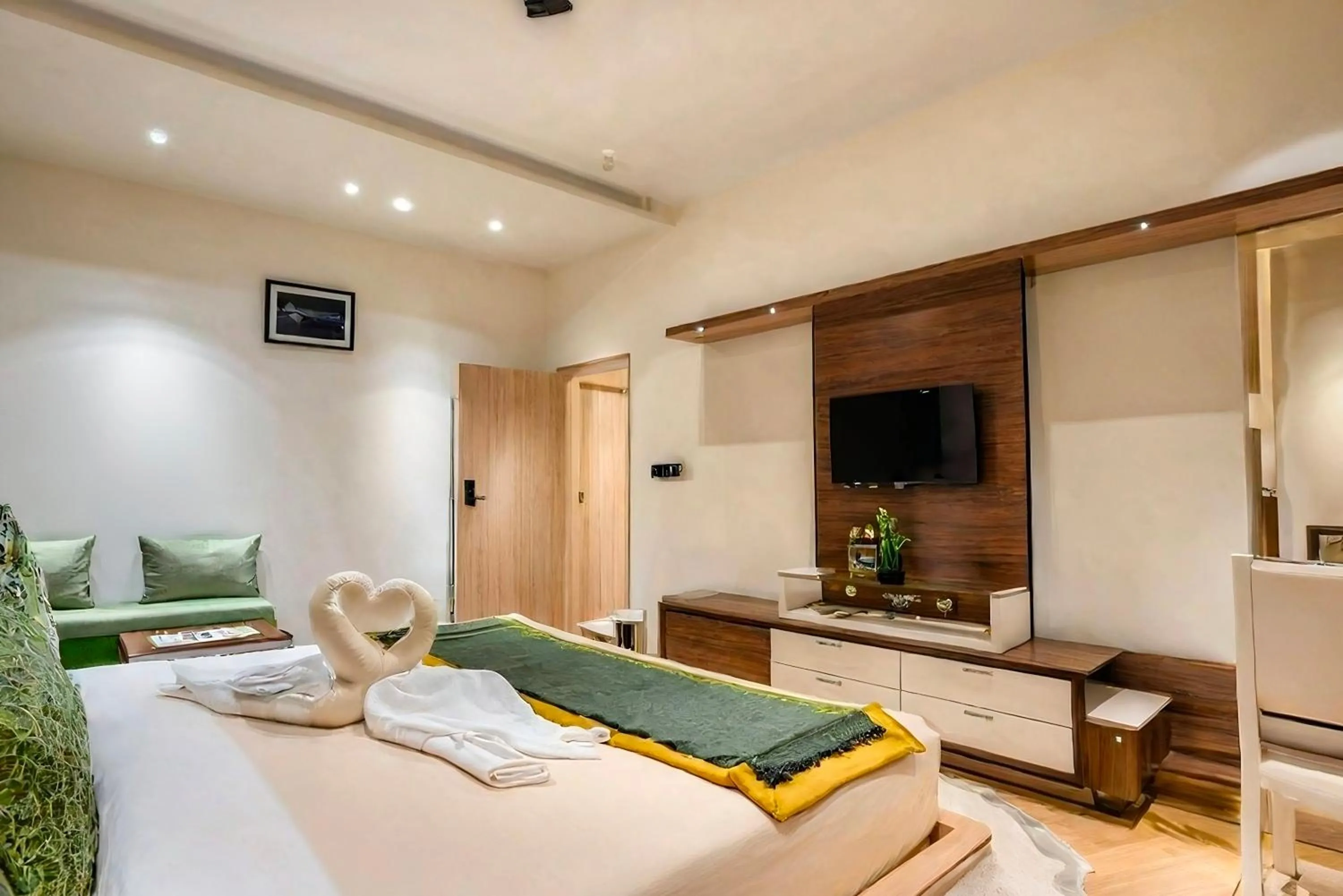 Photo of the whole room, Bed in PARK SIGNATURE HOTELS - Royal Benza