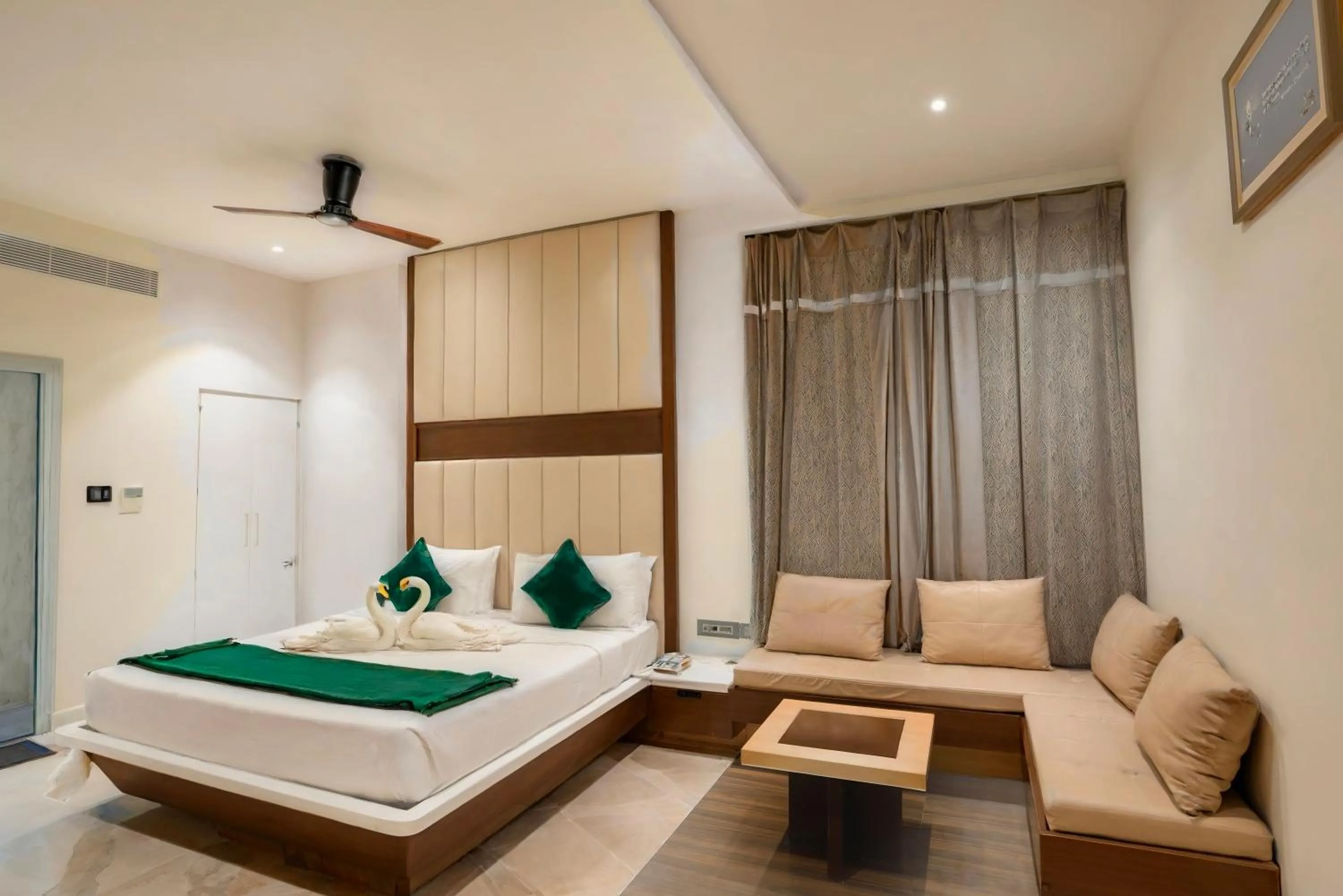 Bedroom, Bed in PARK SIGNATURE HOTELS - Royal Benza