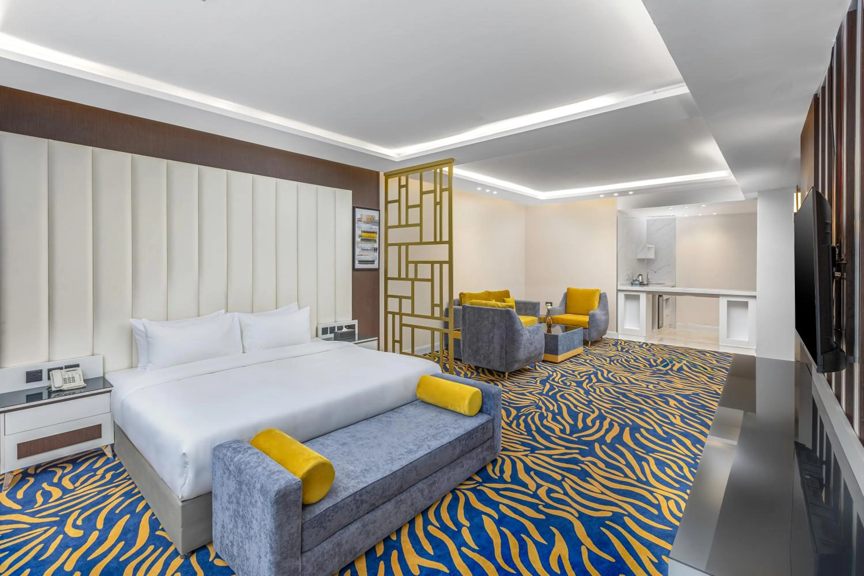 View (from property/room), Bed in Jasmien Golden Hotel