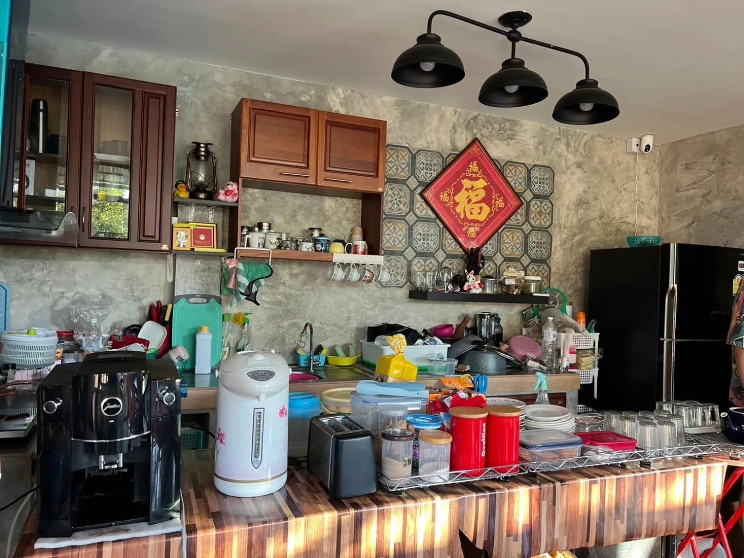 Kitchen or kitchenette in V Tharm Hotel