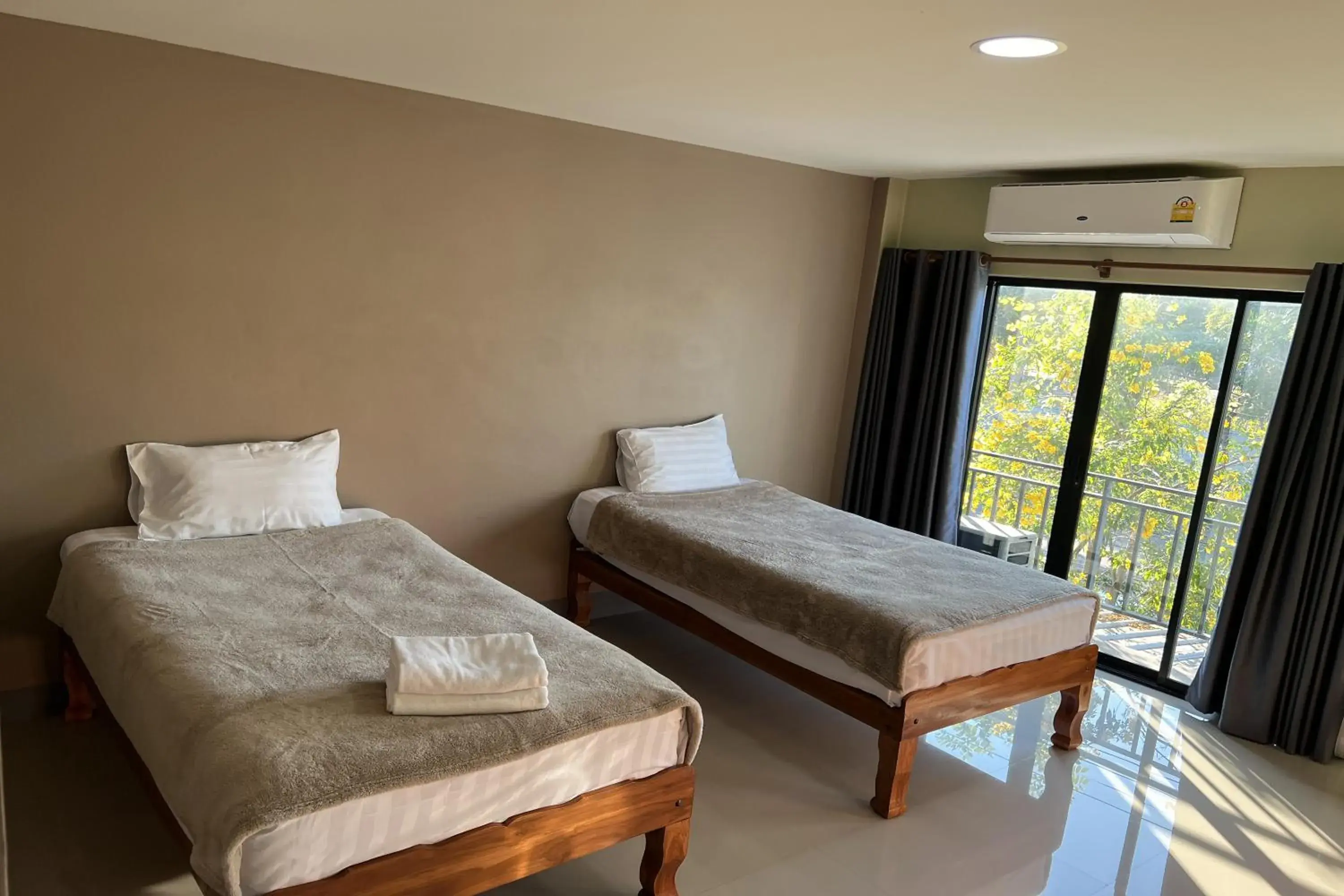 Deluxe Twin Room in V Tharm Hotel Deluxe Twin Room in V Tharm Hotel