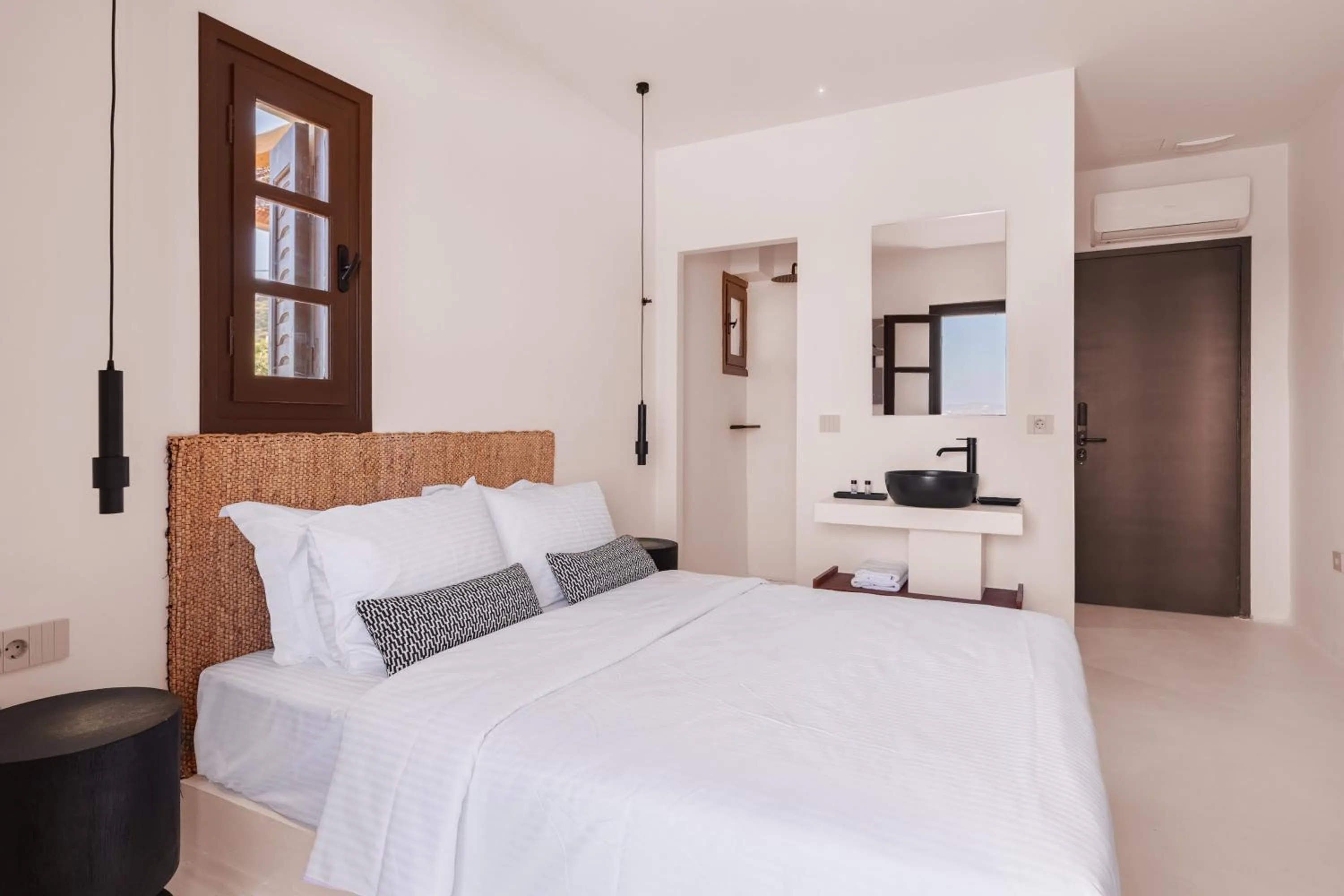 Bedroom, Bed in Akre Hotel - Designed for Adults