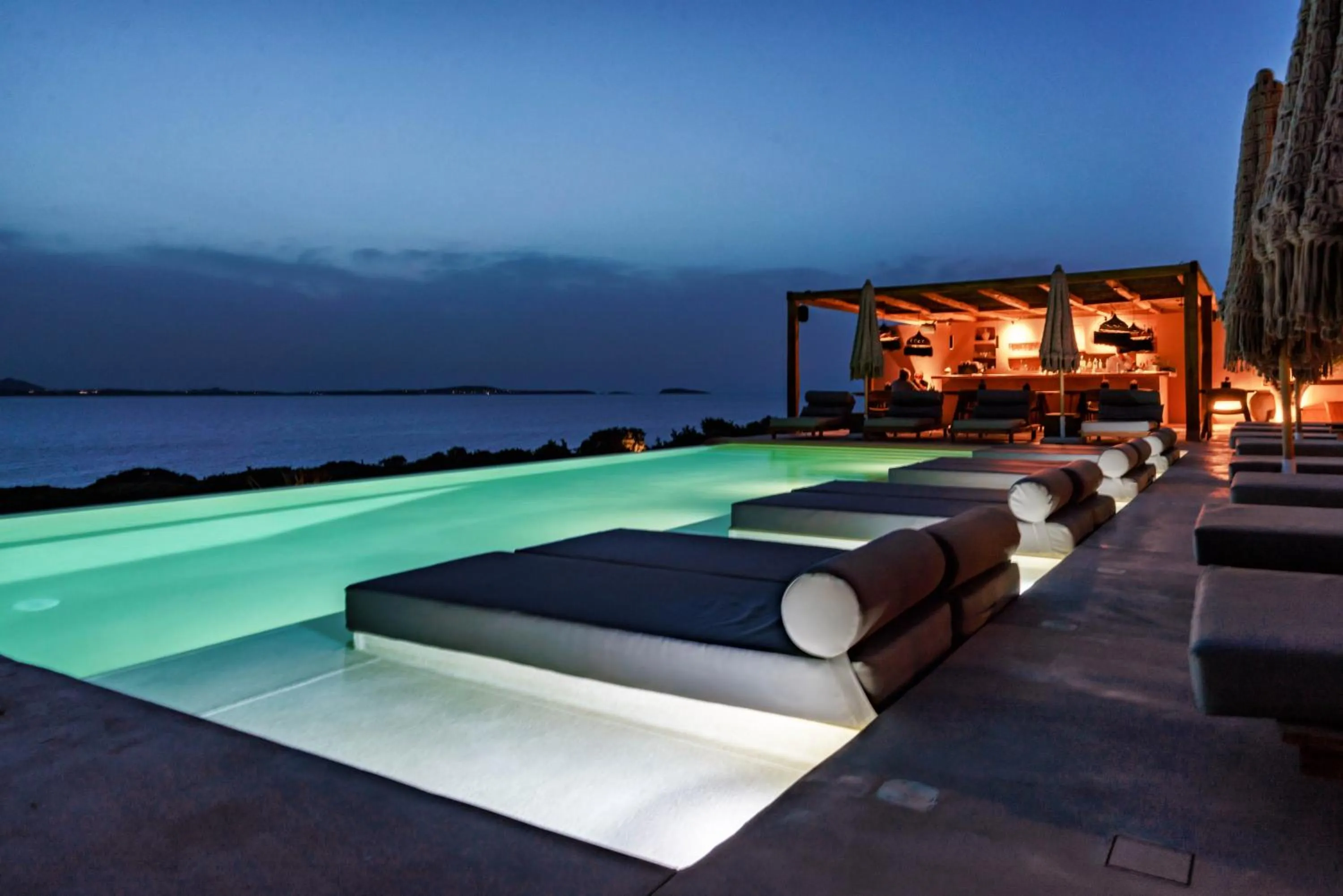 Swimming pool in Akre Hotel - Designed for Adults