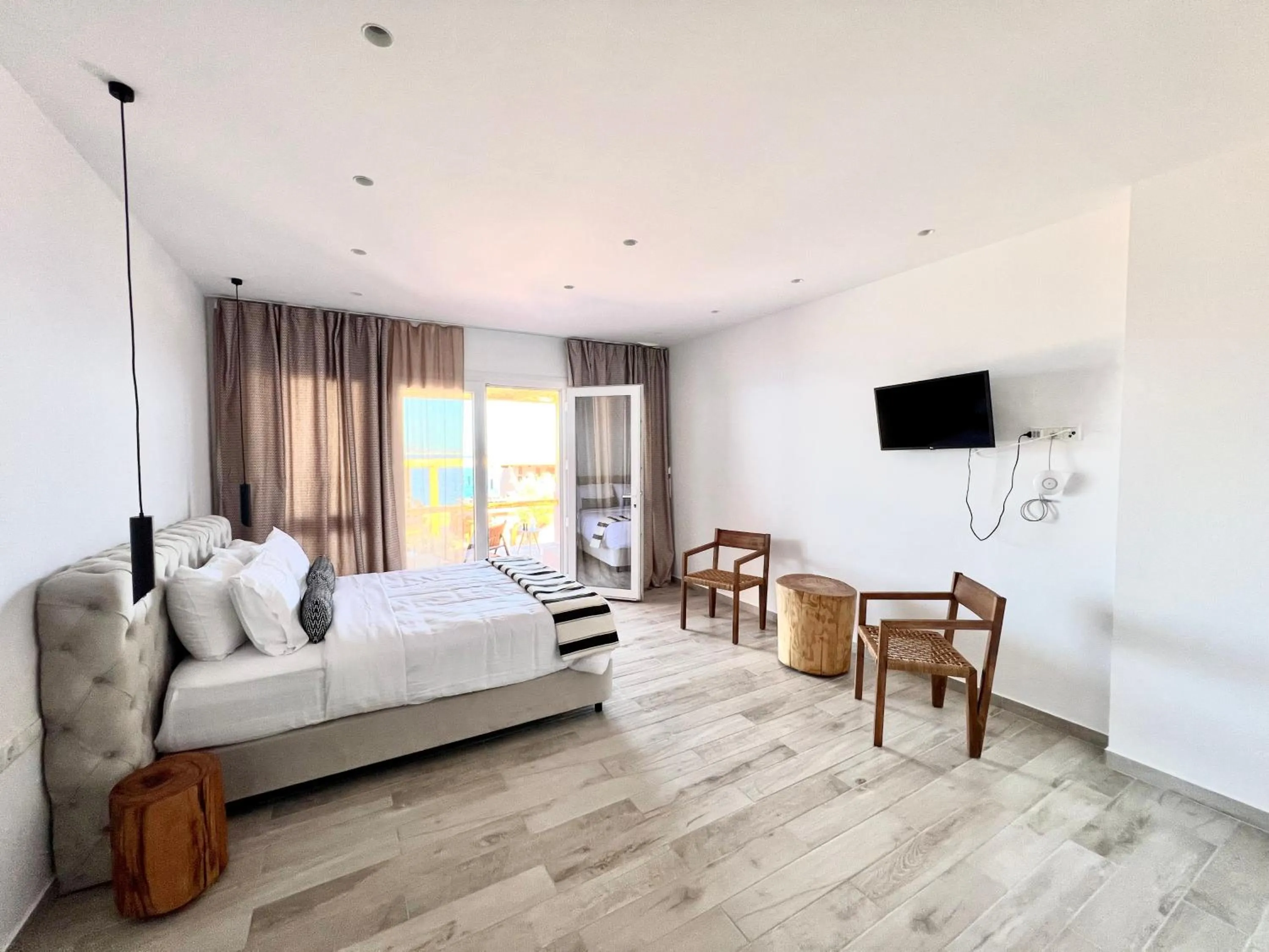 Bed in Akre Hotel - Designed for Adults