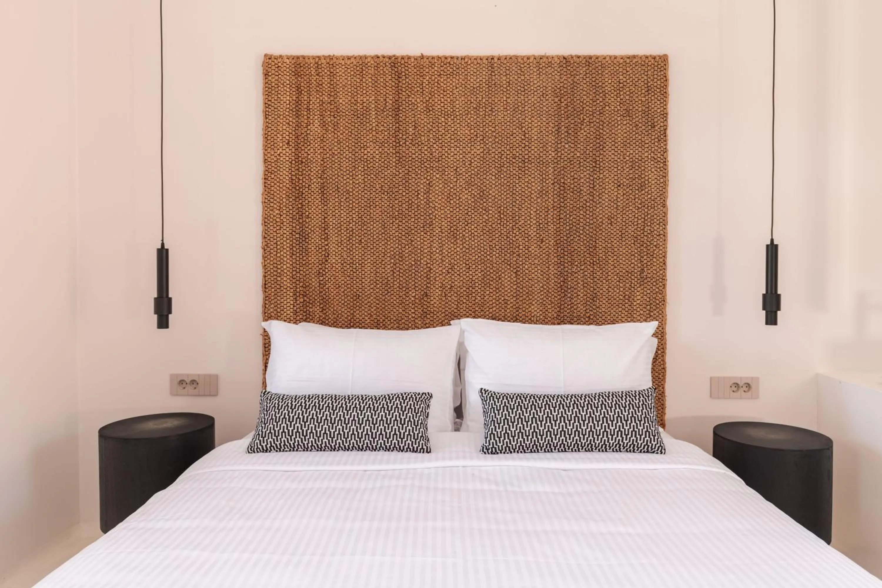 Bed in Akre Hotel - Designed for Adults