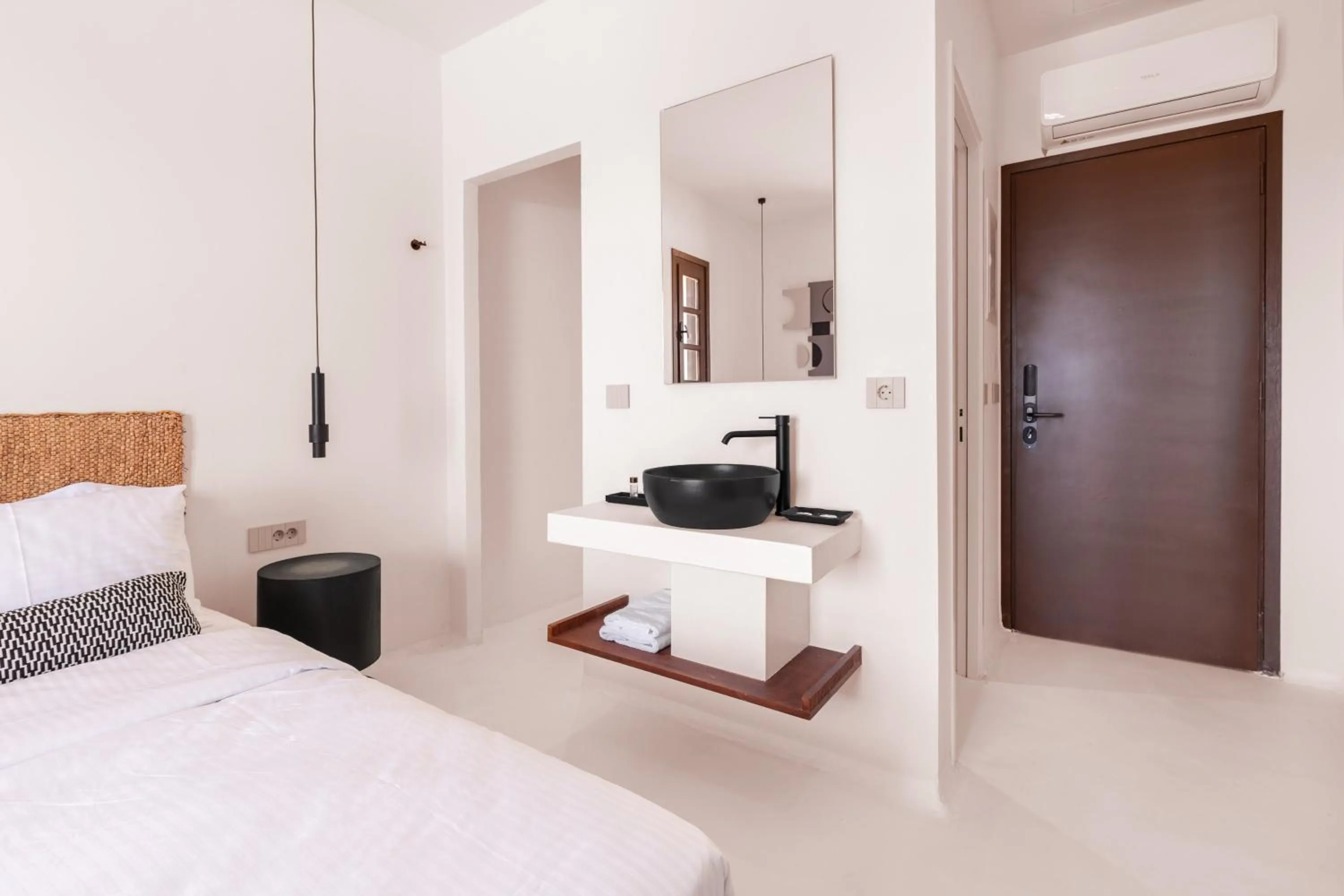 hair dresser, Bed in Akre Hotel - Designed for Adults