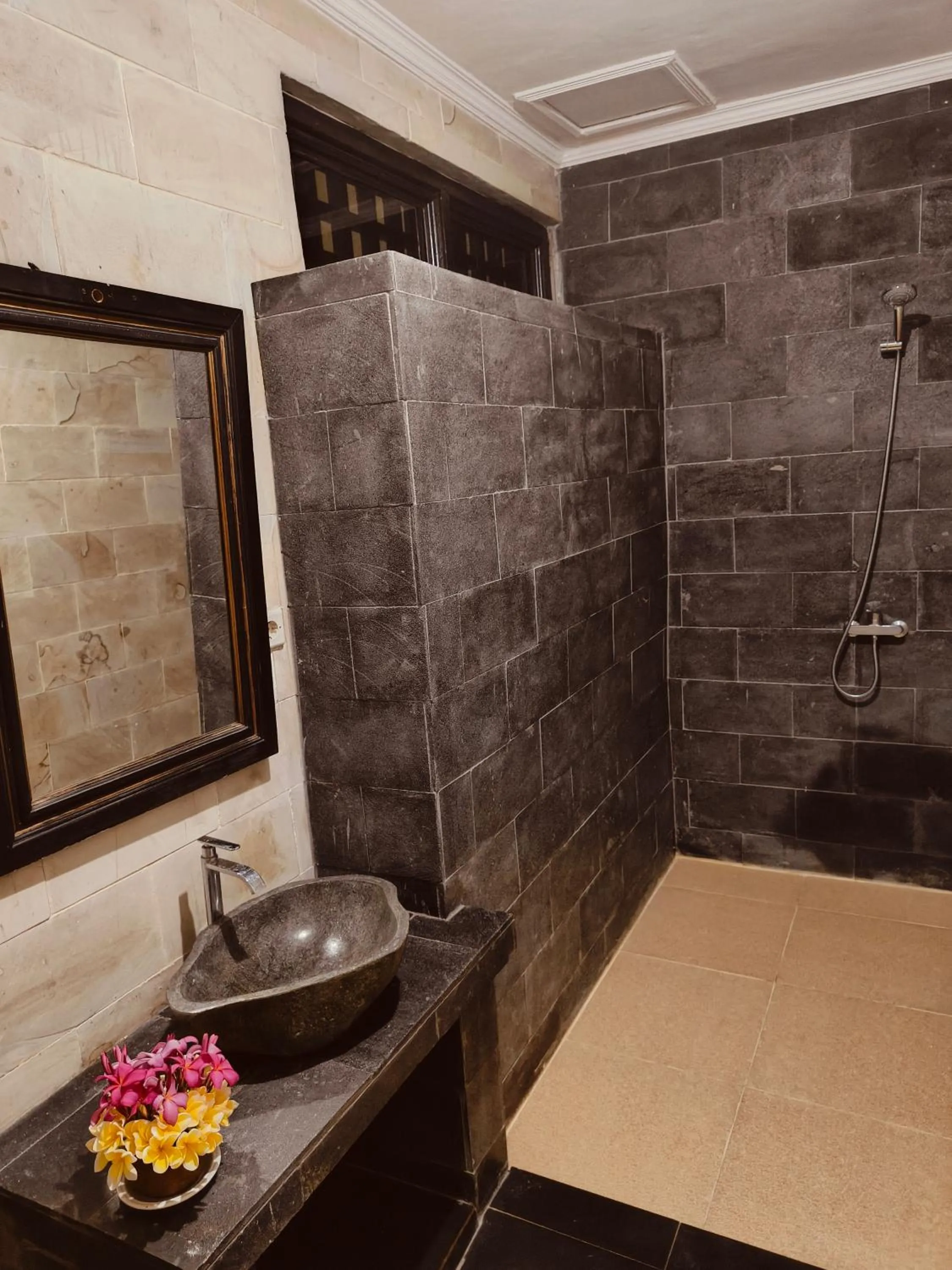 Berlian Inn Kuta Beach