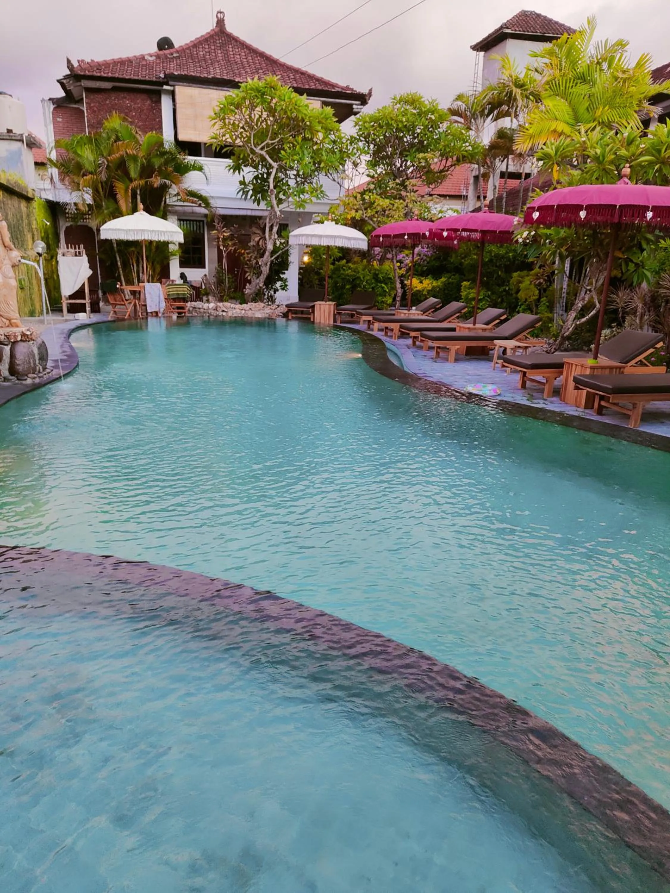 Swimming pool in Berlian Inn Kuta Beach