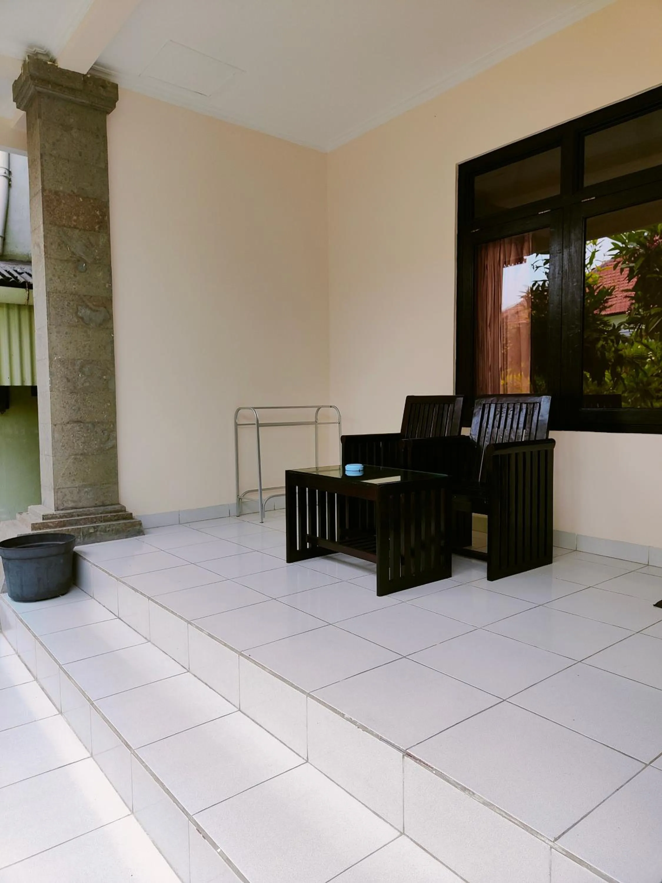 Balcony/Terrace in Berlian Inn Kuta Beach