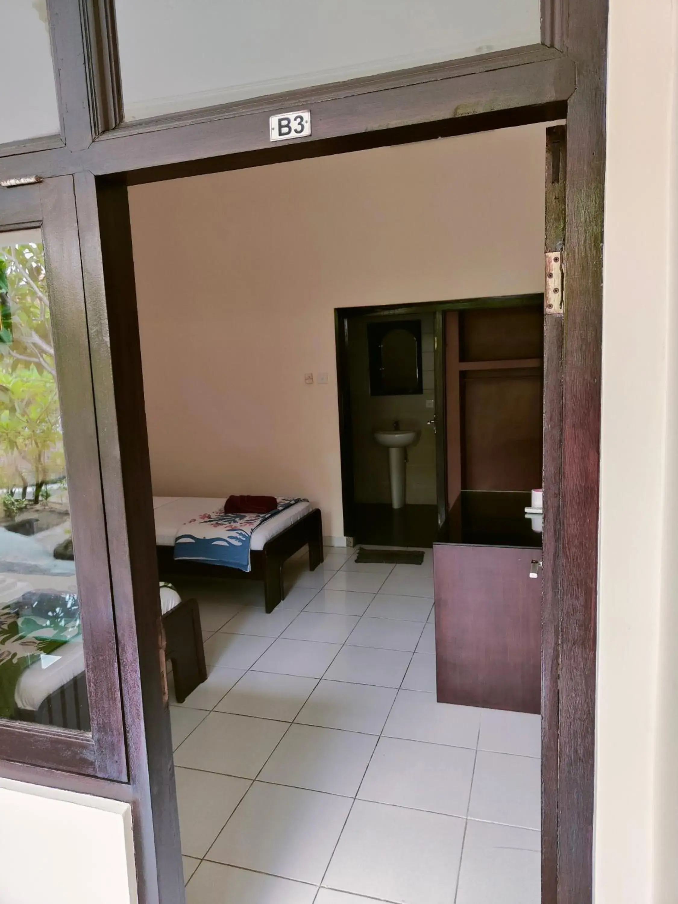 Budget Twin Room in Berlian Inn Kuta Beach Budget Twin Room in Berlian Inn Kuta Beach