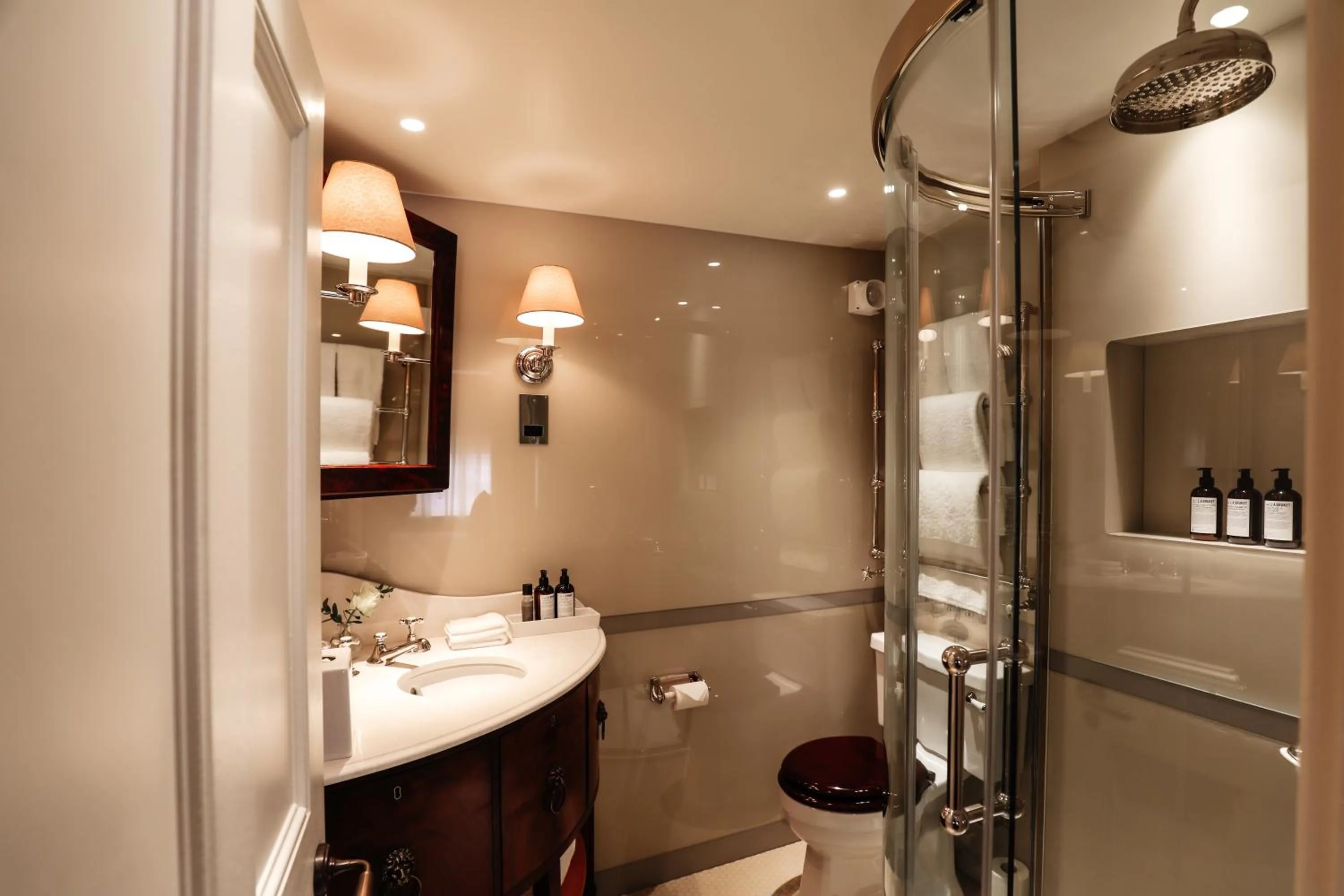 Shower in Henrys Townhouse Marylebone, London