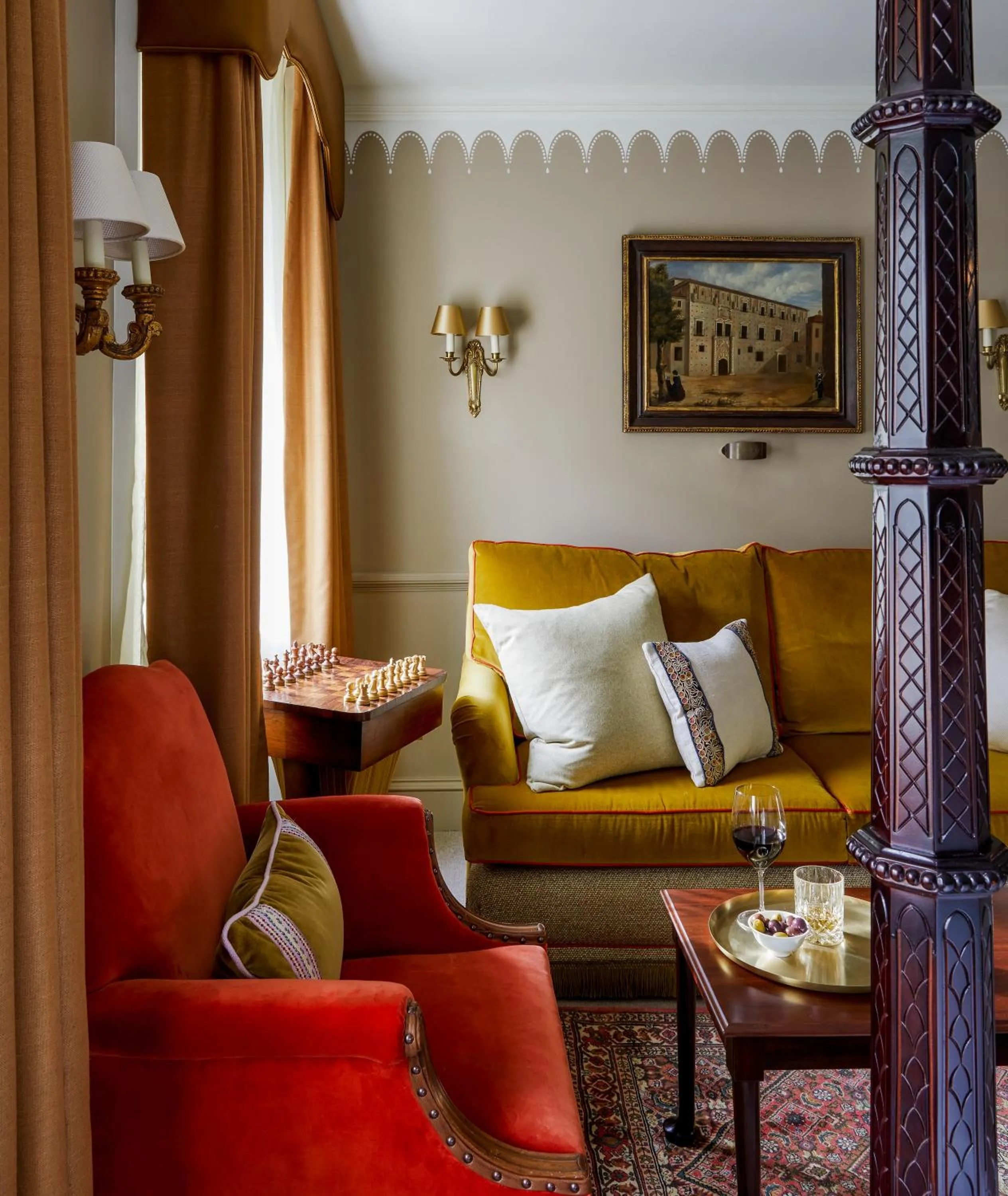 Seating area in Henrys Townhouse Marylebone, London