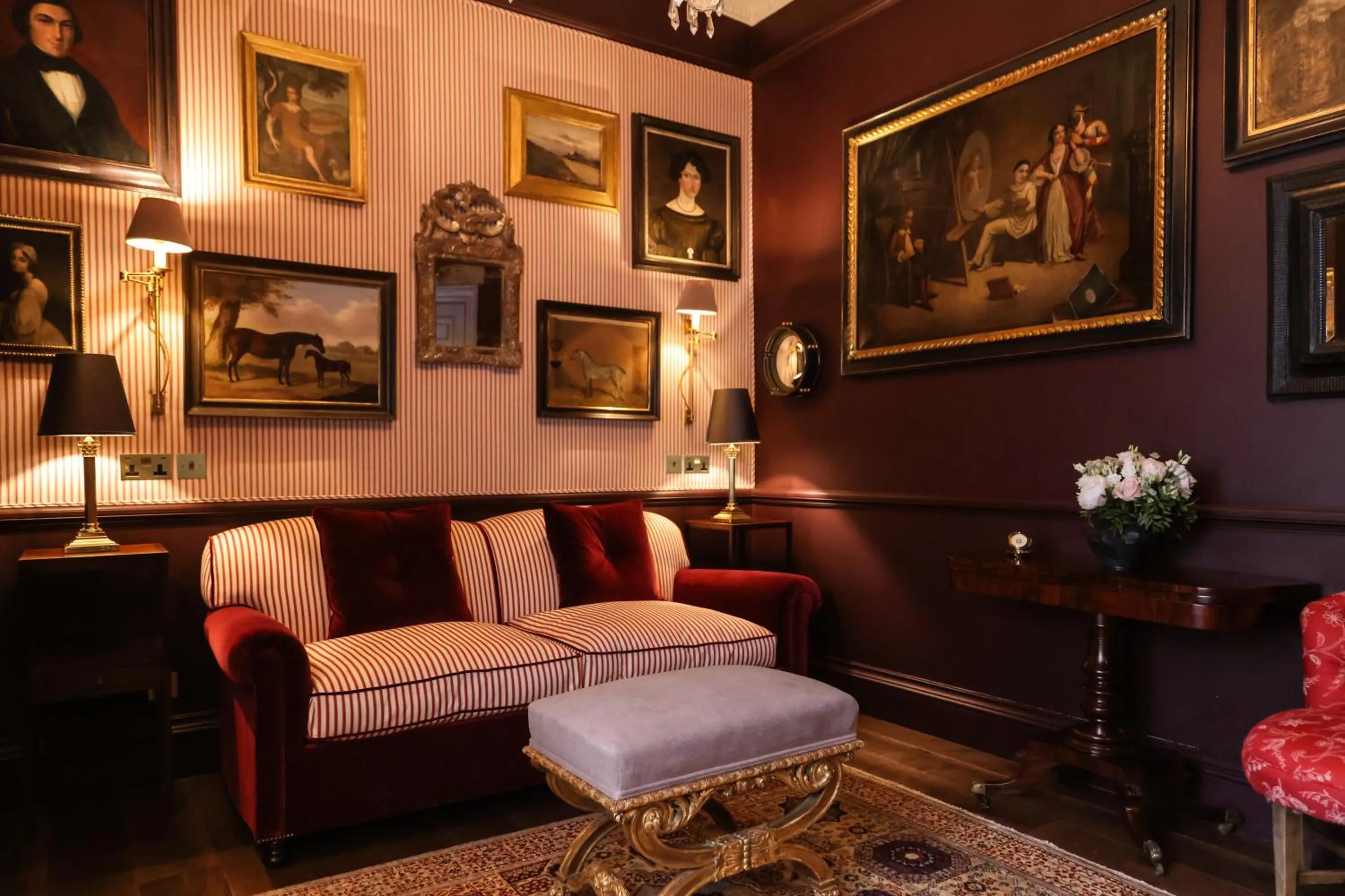 Living room in Henrys Townhouse Marylebone, London