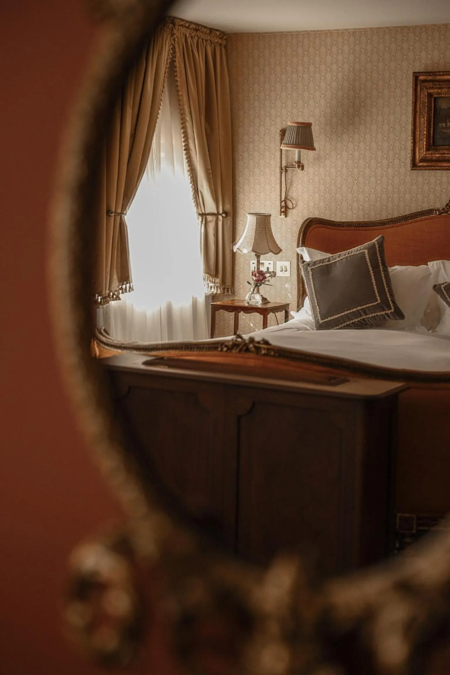 Bed in Henrys Townhouse Marylebone, London