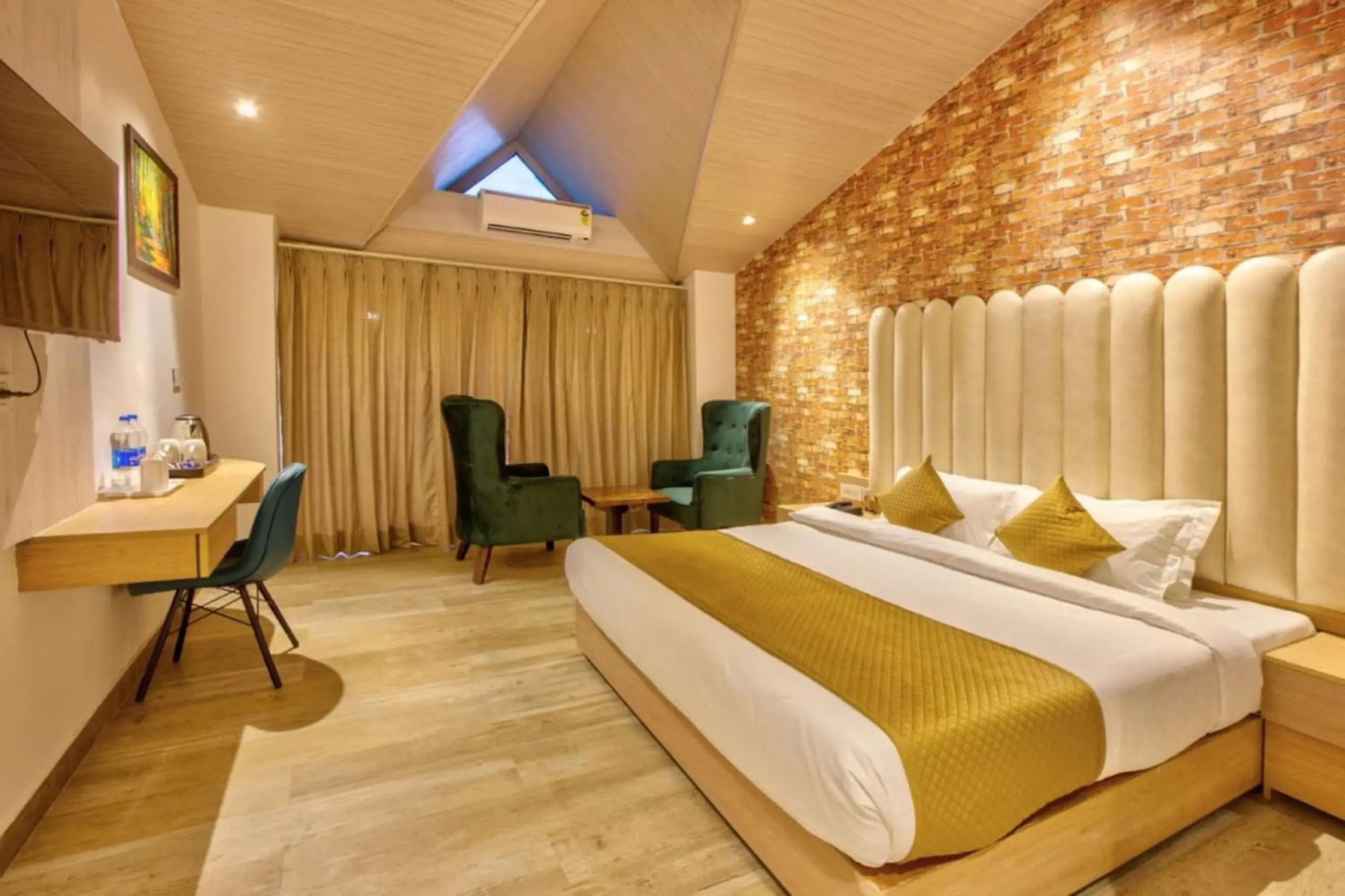 Bed in Hotel Katson Castle Dharamshala Bed in Hotel Katson Castle Dharamshala