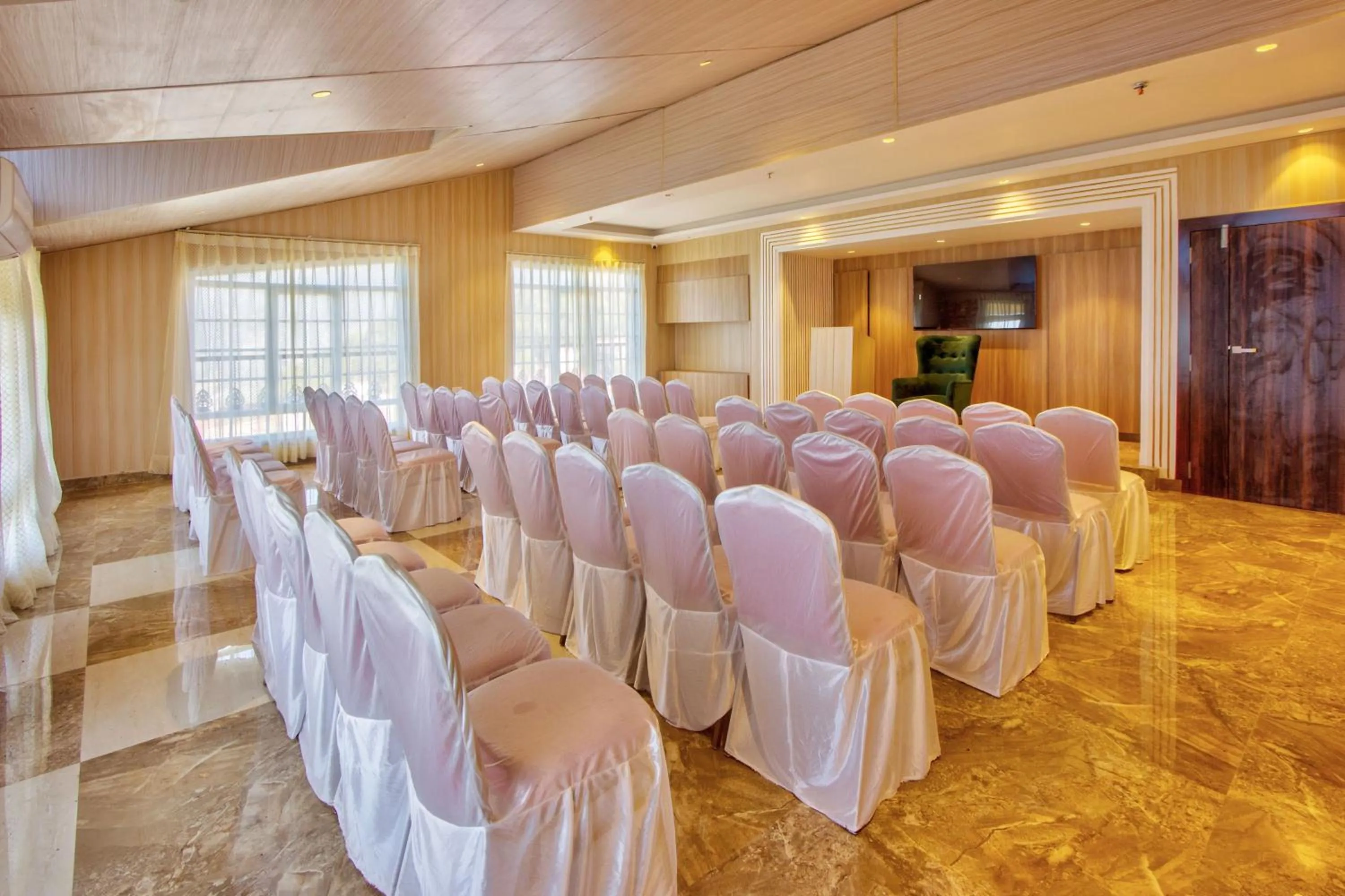 Business facilities in Hotel Katson Castle Dharamshala