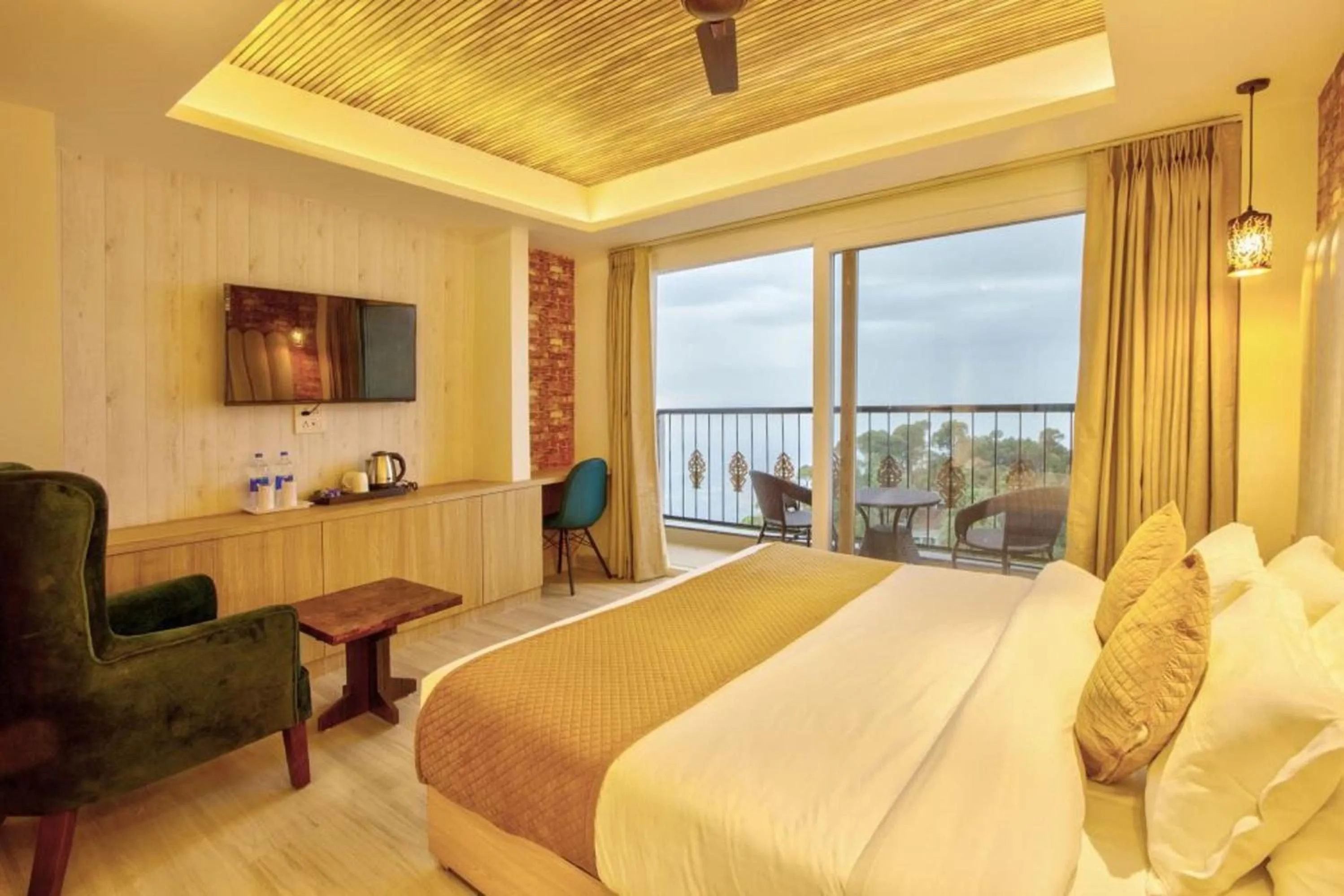 Bed in Hotel Katson Castle Dharamshala