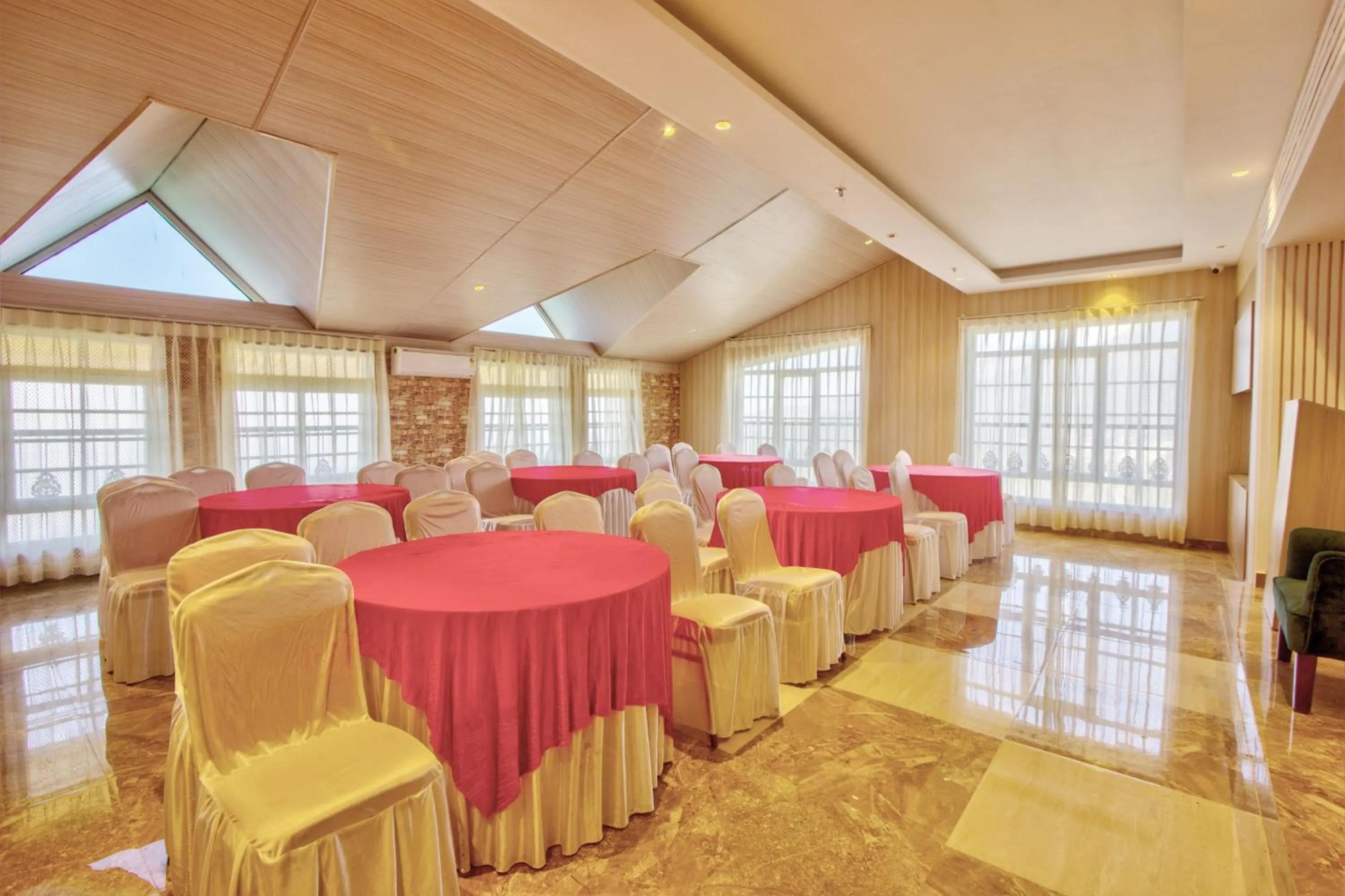 Business facilities in Hotel Katson Castle Dharamshala