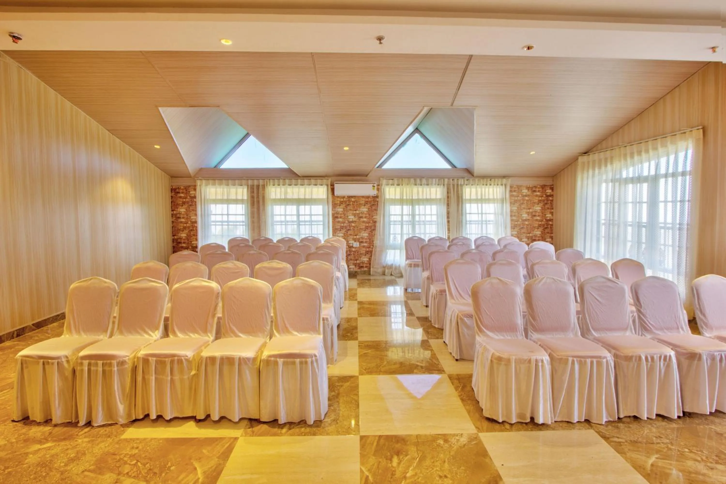 Business facilities in Hotel Katson Castle Dharamshala