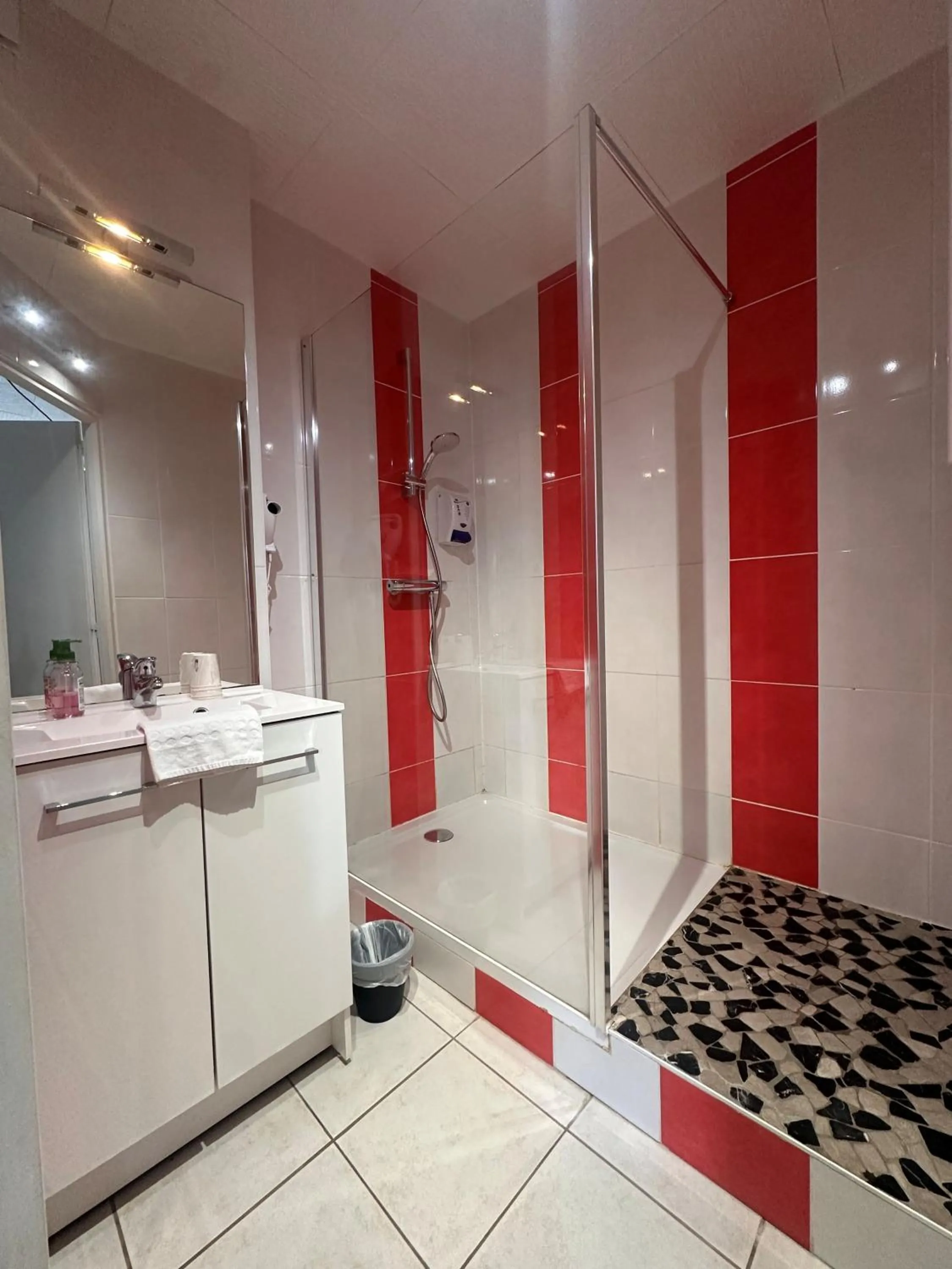 Agape Hotel Niort- Bessines