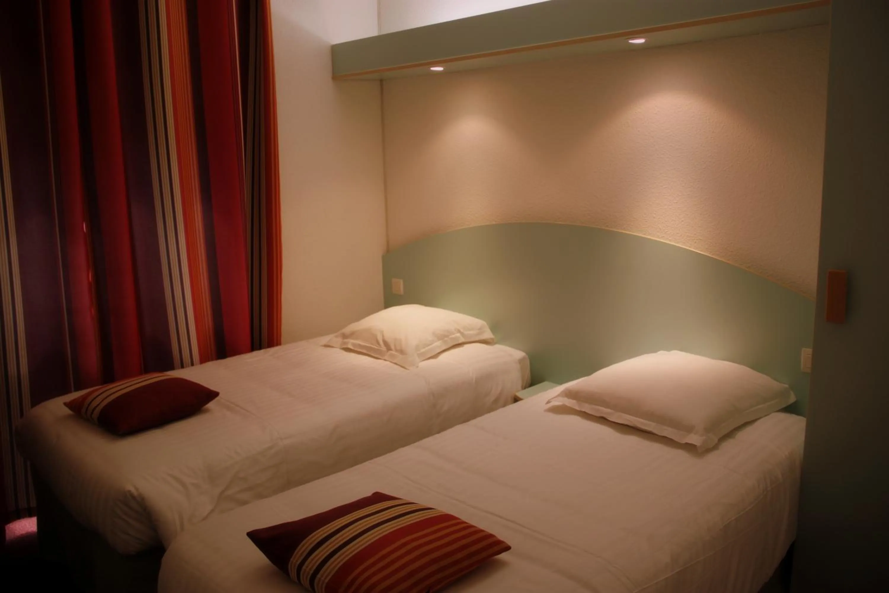 Bed in Agape Hotel Niort- Bessines