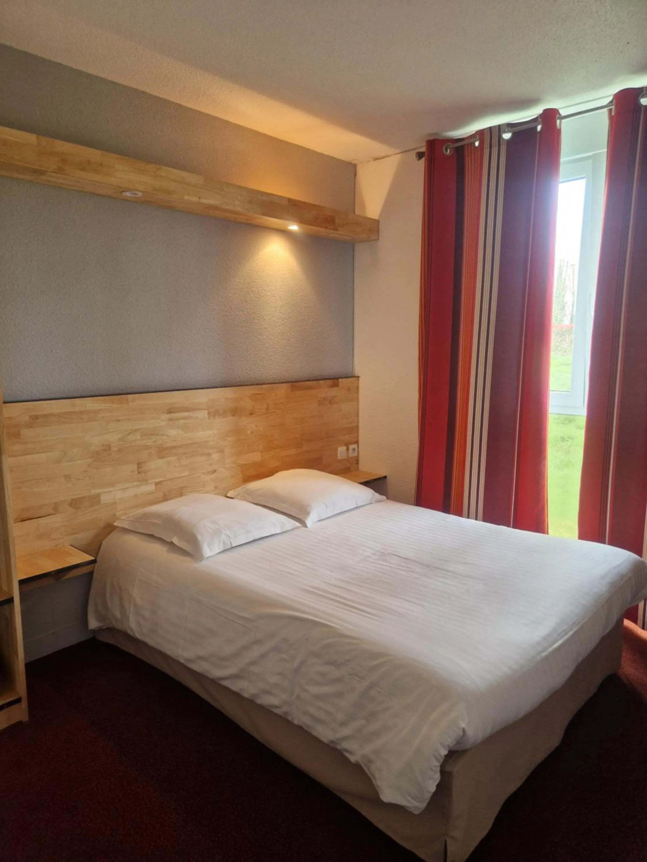Bed in Agape Hotel Niort- Bessines