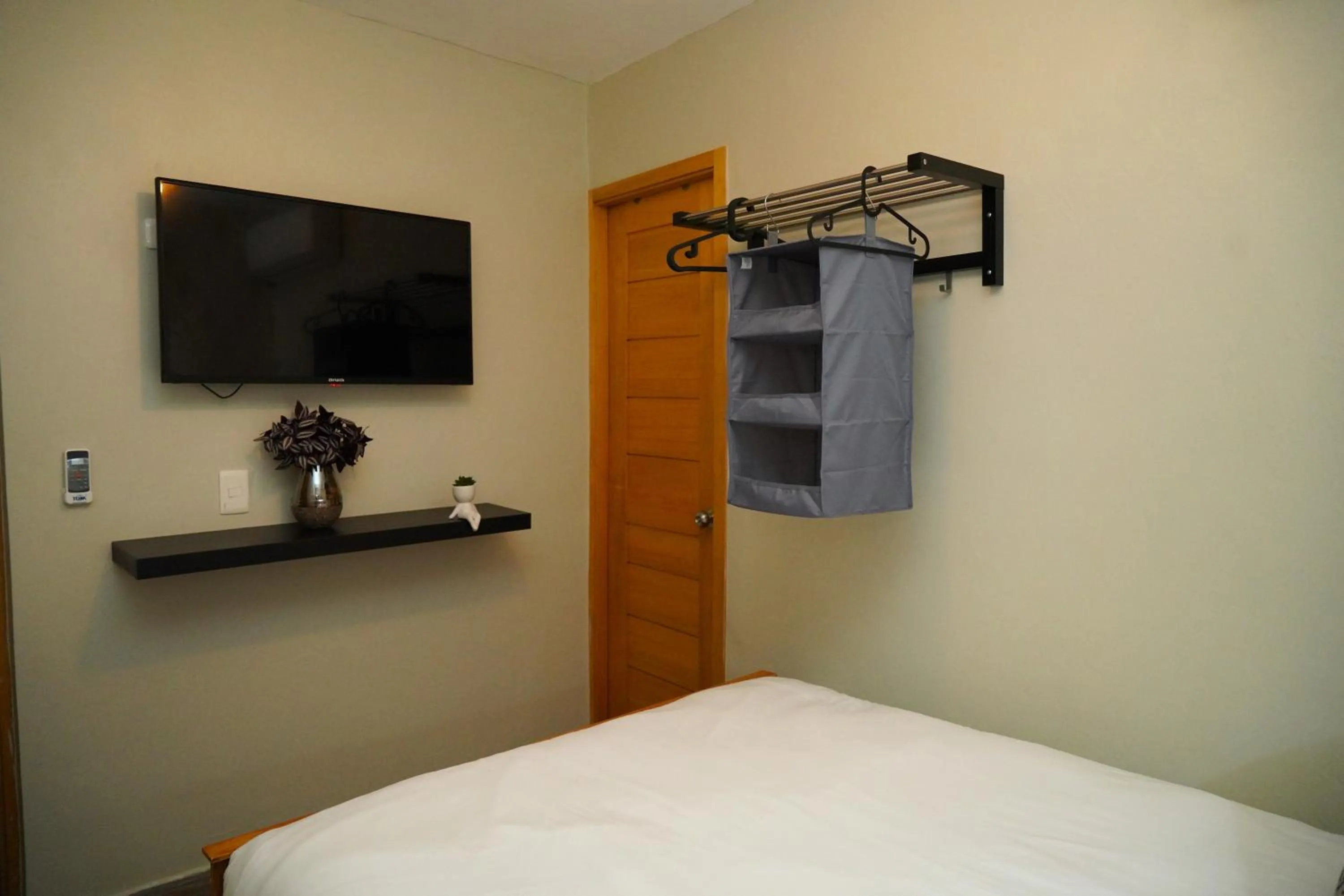TV and multimedia, Bed in Hostal 53 Boutique Santo Domingo