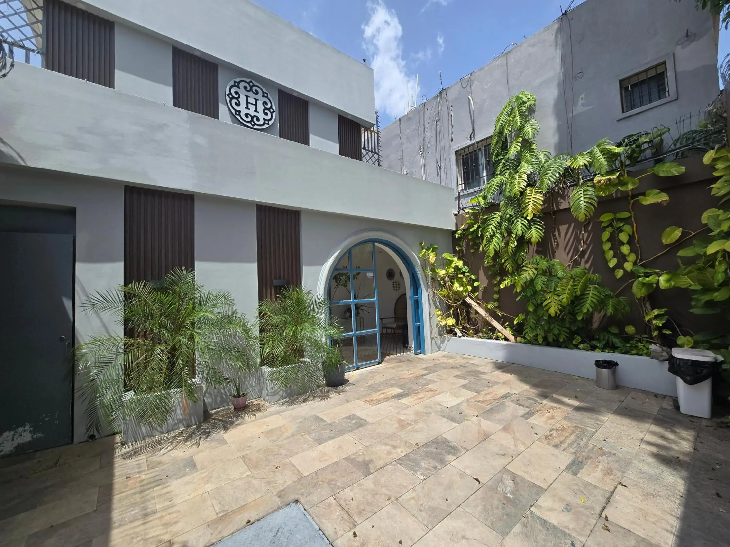 Property building in Hostal 53 Boutique Santo Domingo Property building in Hostal 53 Boutique Santo Domingo