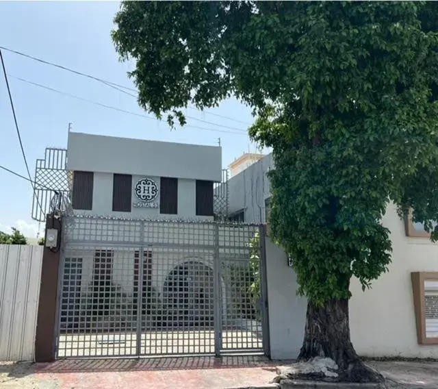 Property building in Hostal 53 Boutique Santo Domingo Property building in Hostal 53 Boutique Santo Domingo