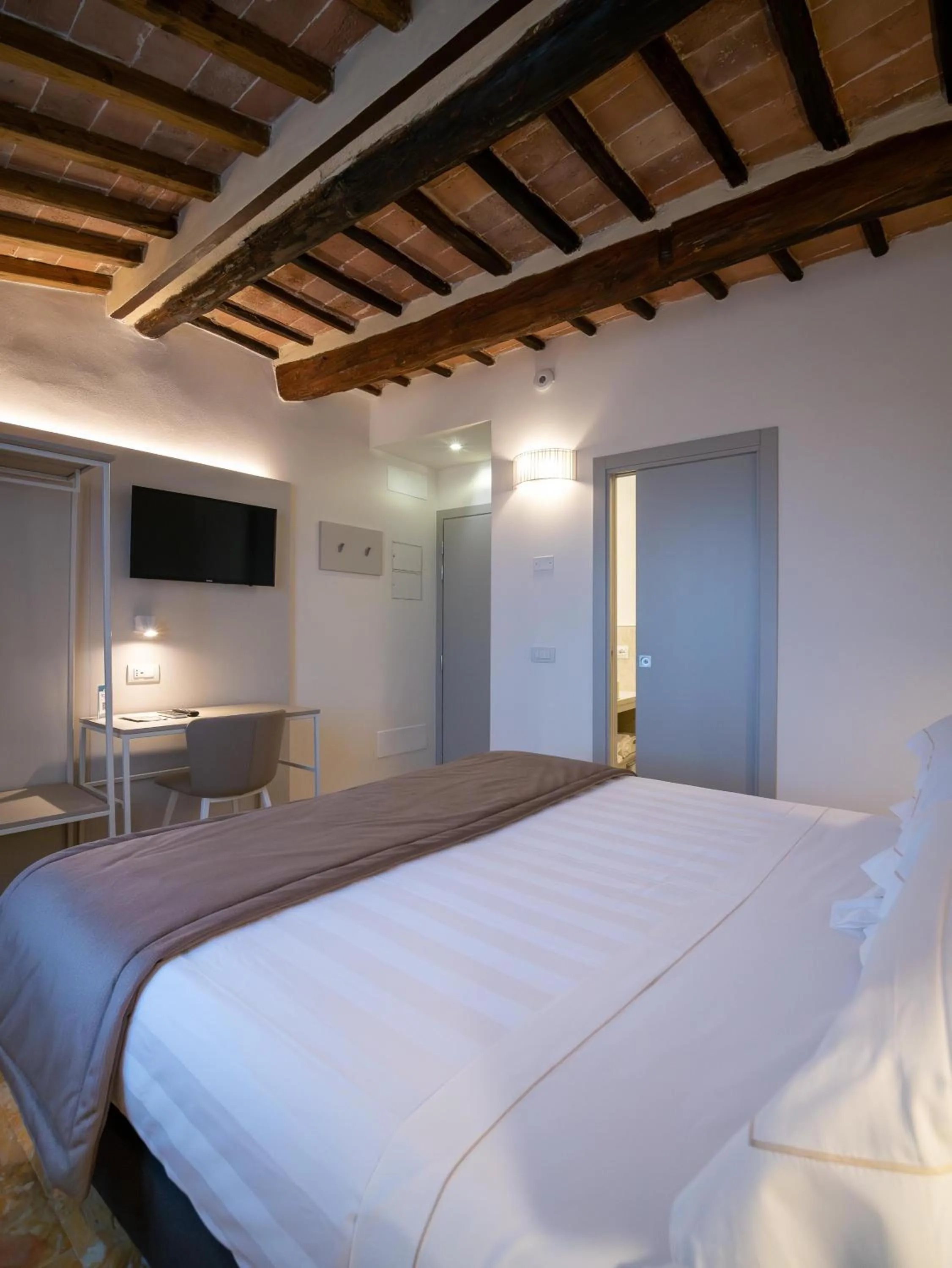 TV and multimedia, Bed in Torre del Fuggisole