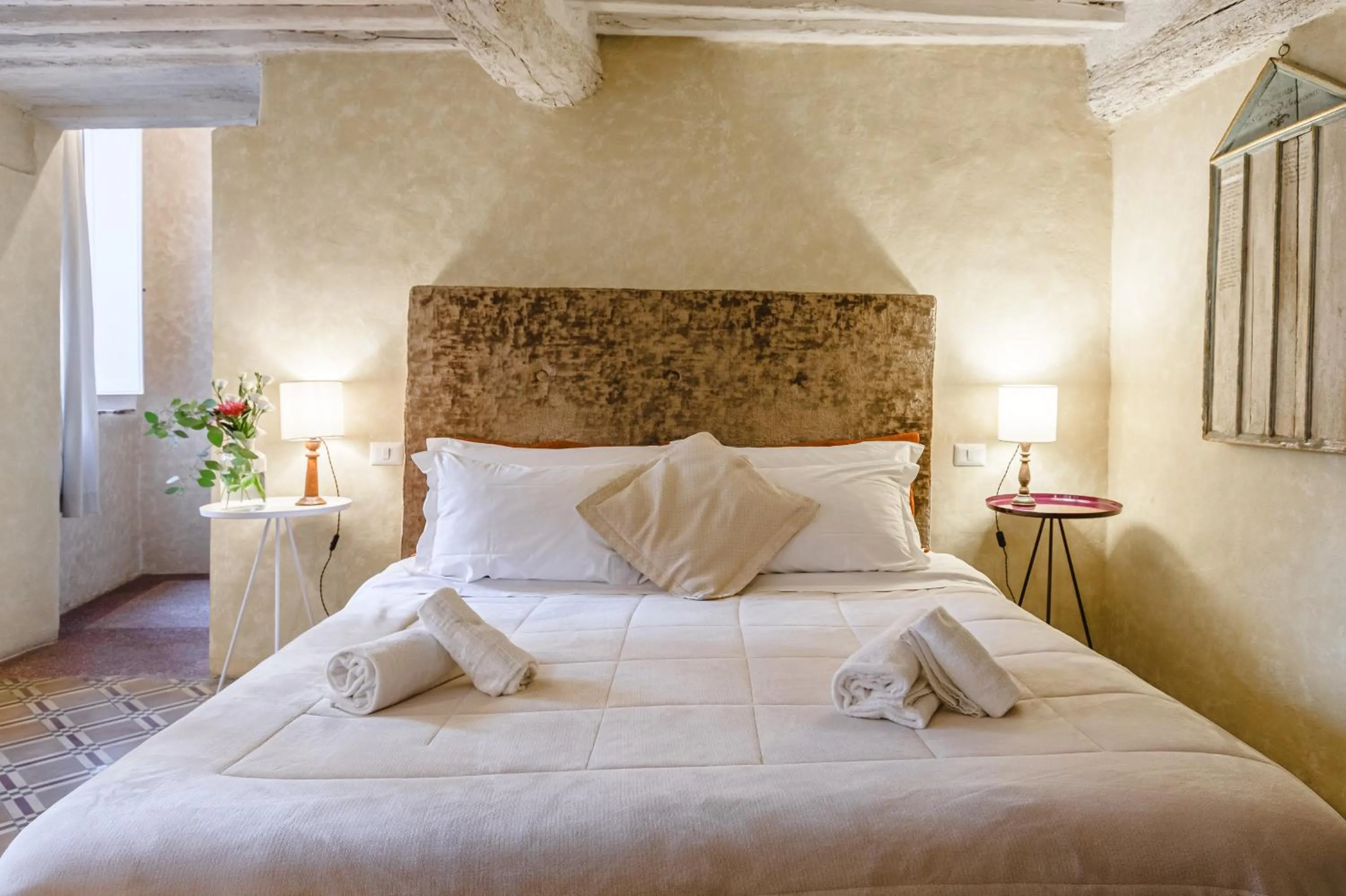 Photo of the whole room, Bed in Il Battistero Siena Residenza d'Epoca