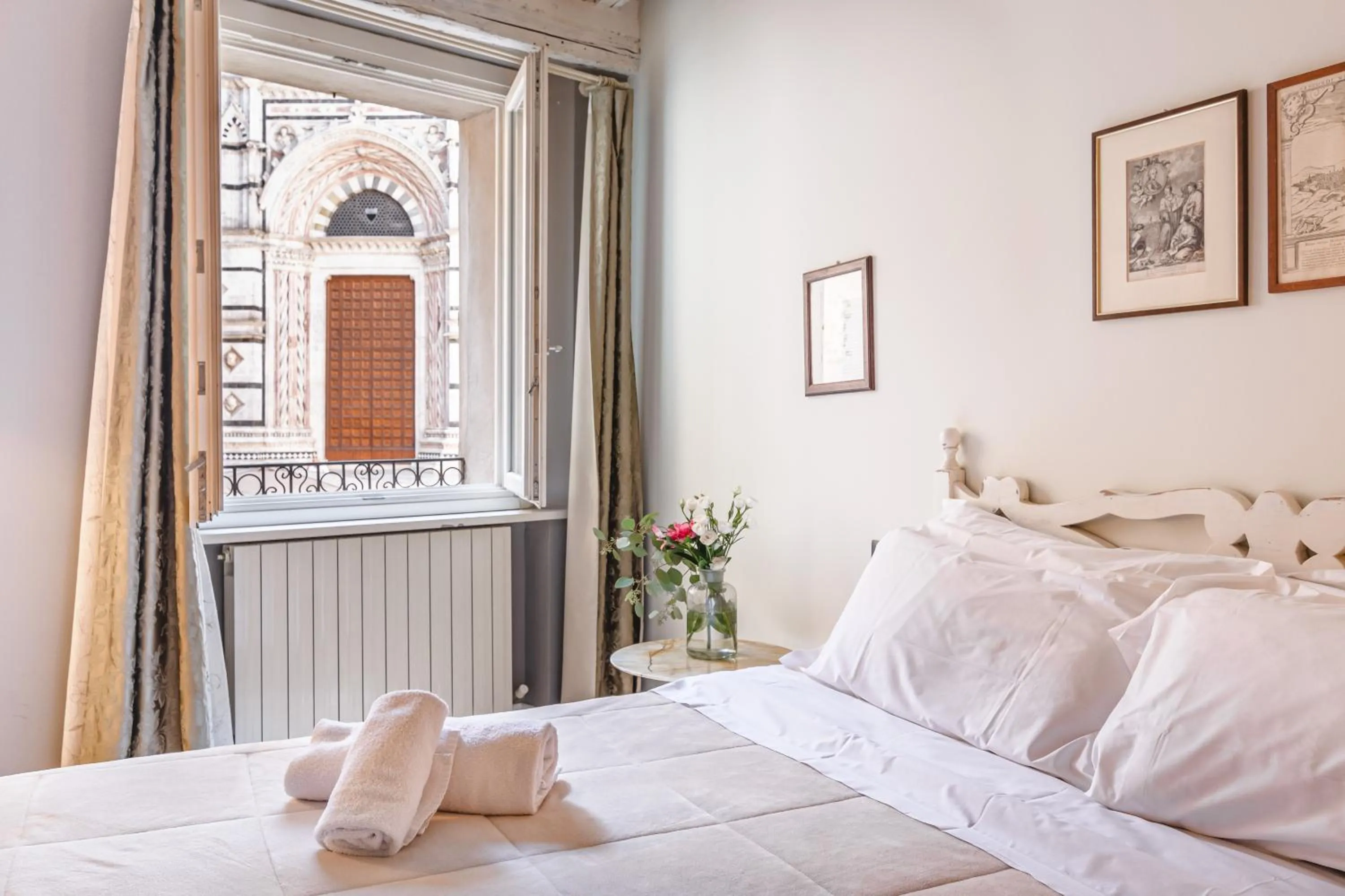 Bed in Il Battistero Siena Residenza d'Epoca