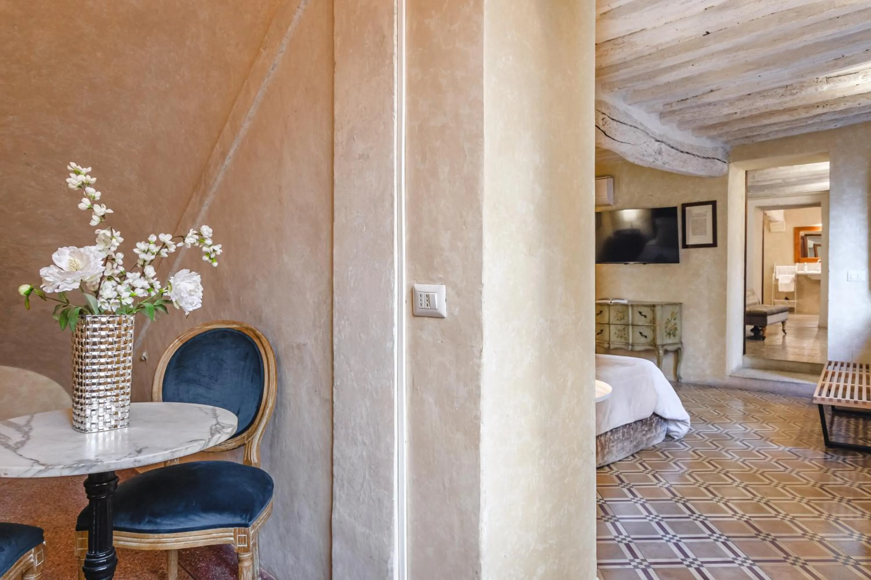 Photo of the whole room, Bed in Il Battistero Siena Residenza d'Epoca