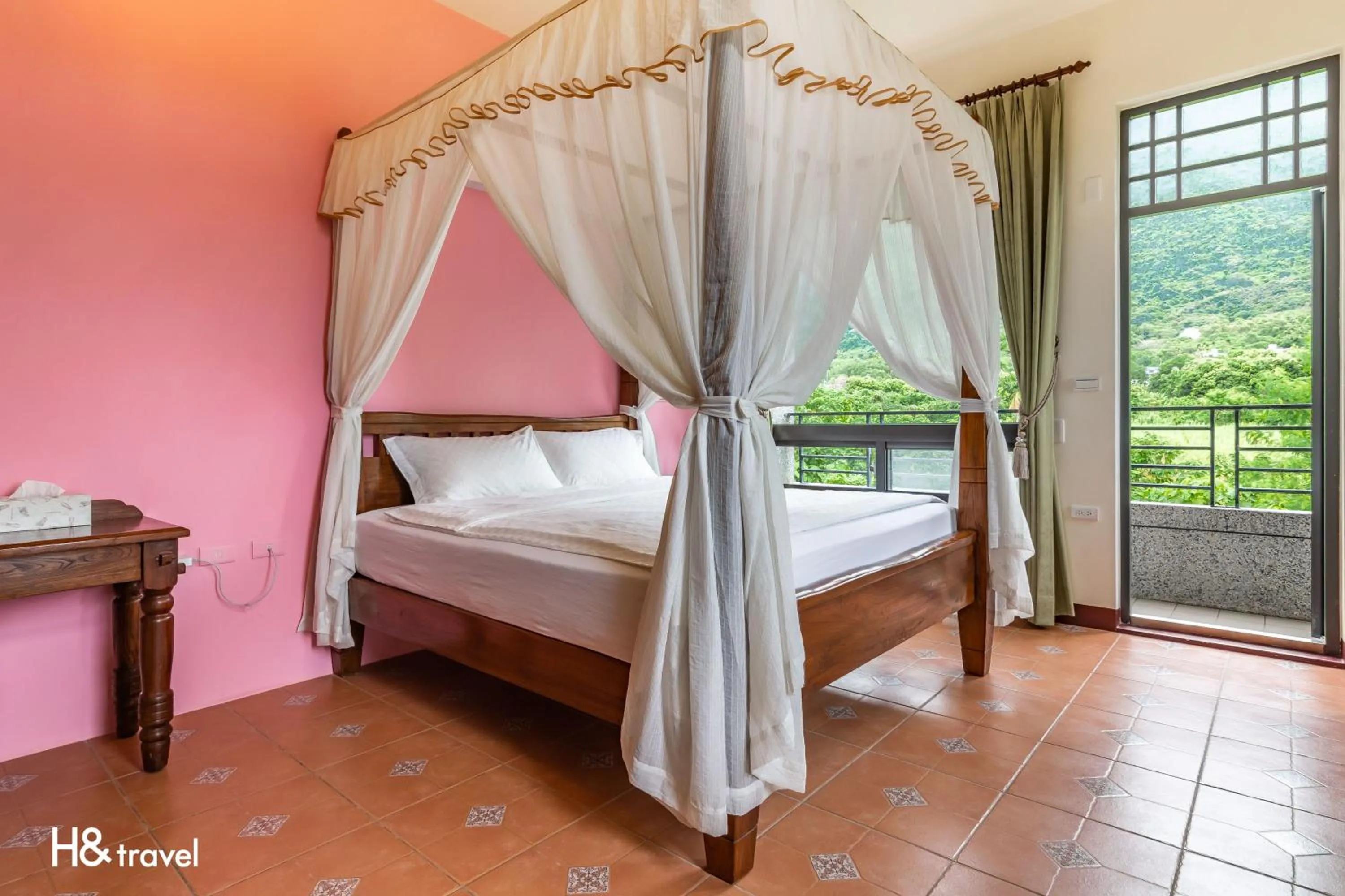 Decorative detail, Bed in Qian B&B