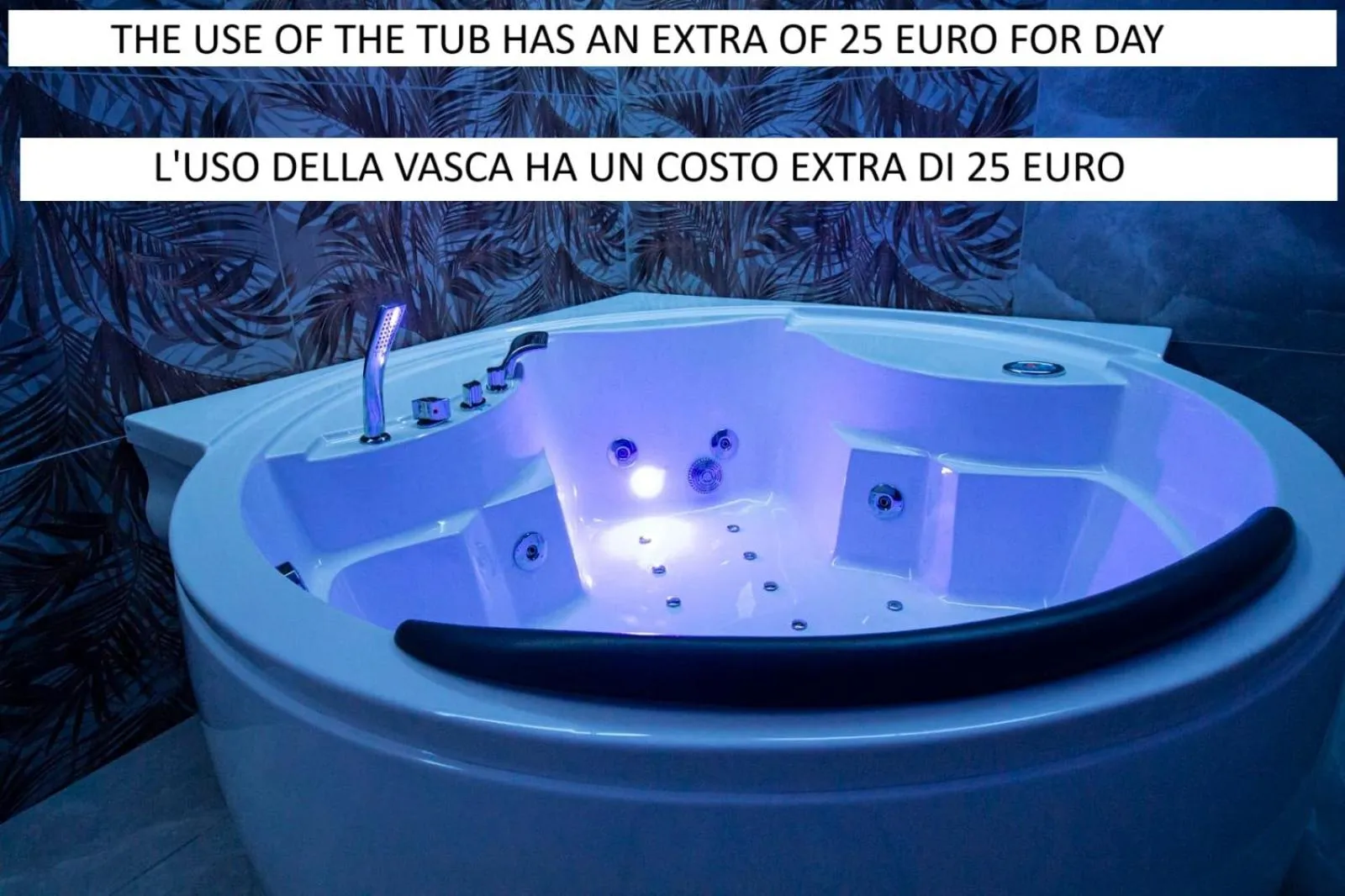 Royal Playa Suite and Apartament -private parking- self chek out