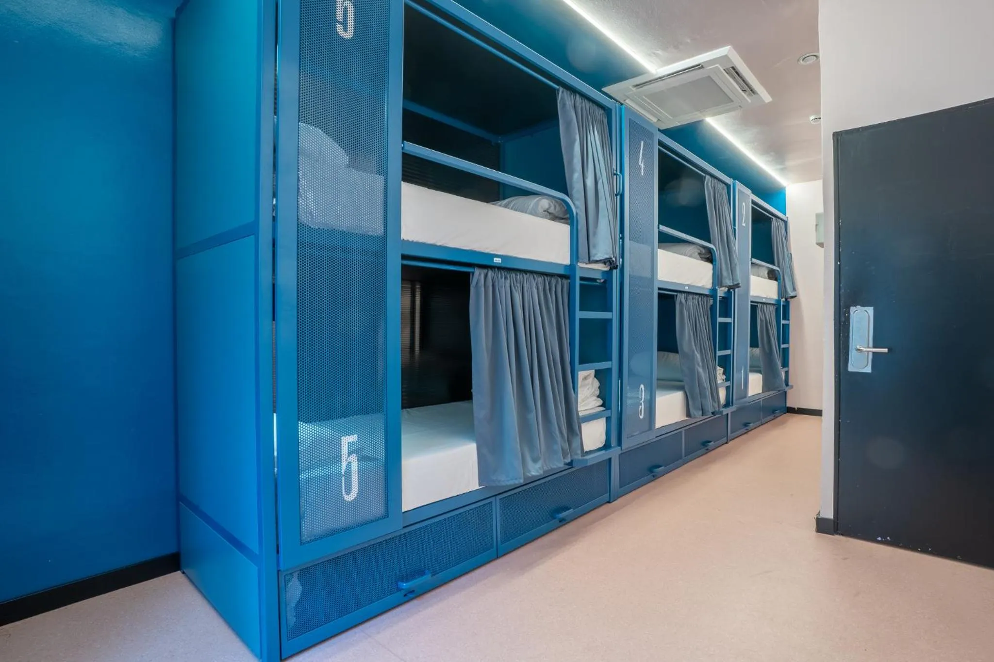 Bed in Ideal Youth Hostel