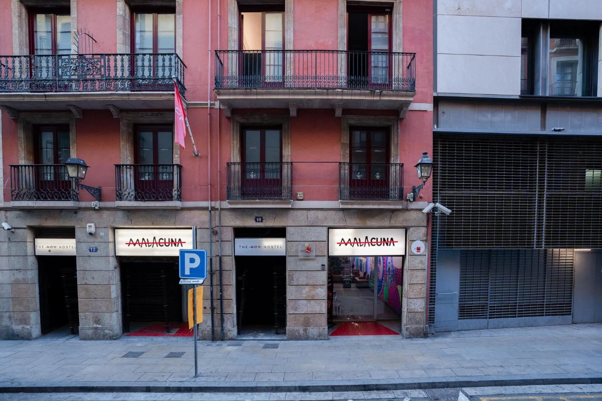 Billiard in Ideal Youth Hostel