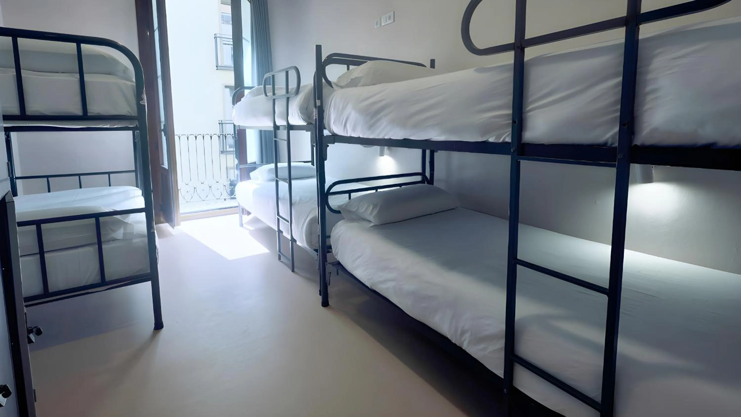 Bed in Ideal Youth Hostel