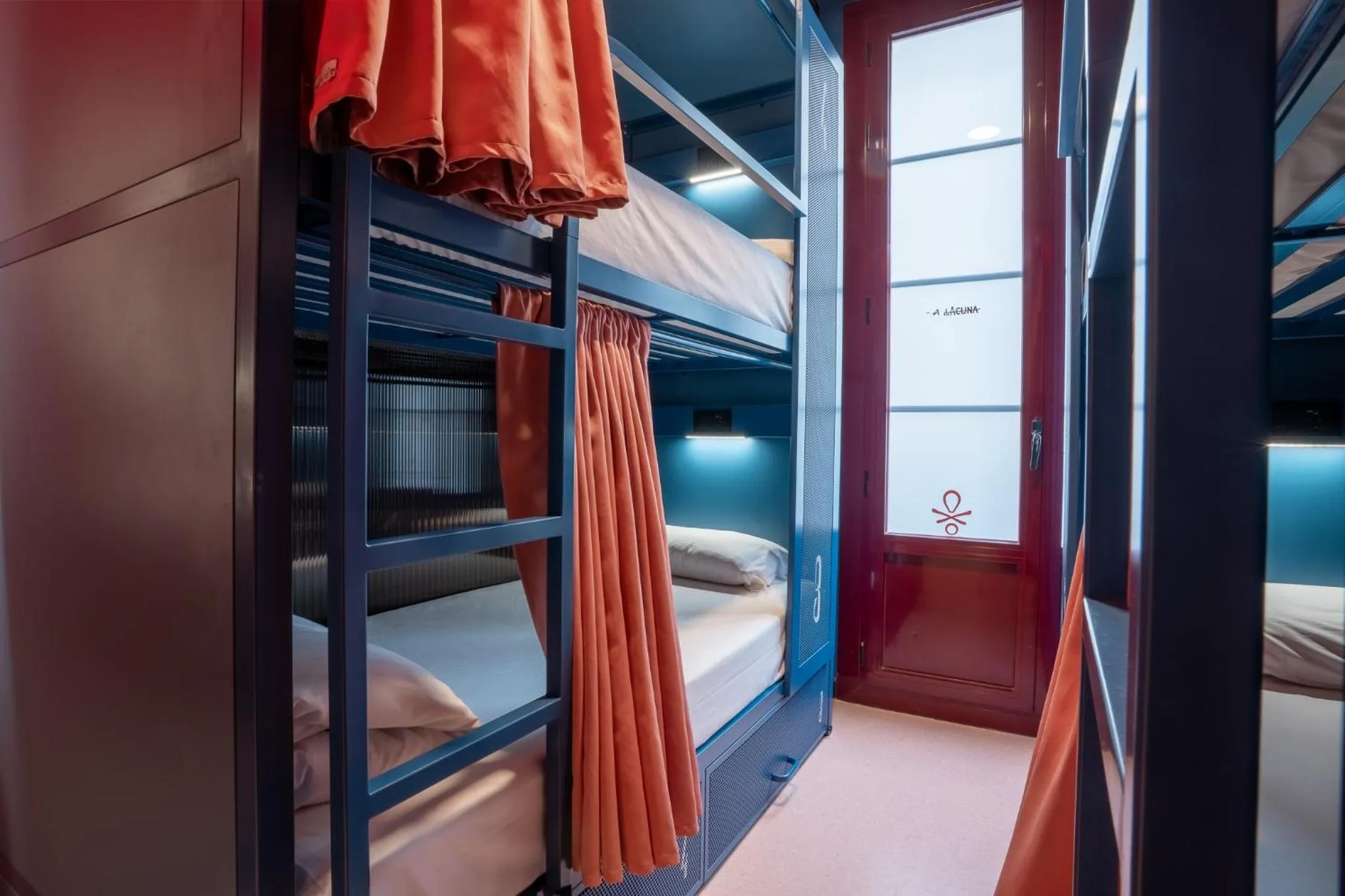 Bed in Ideal Youth Hostel