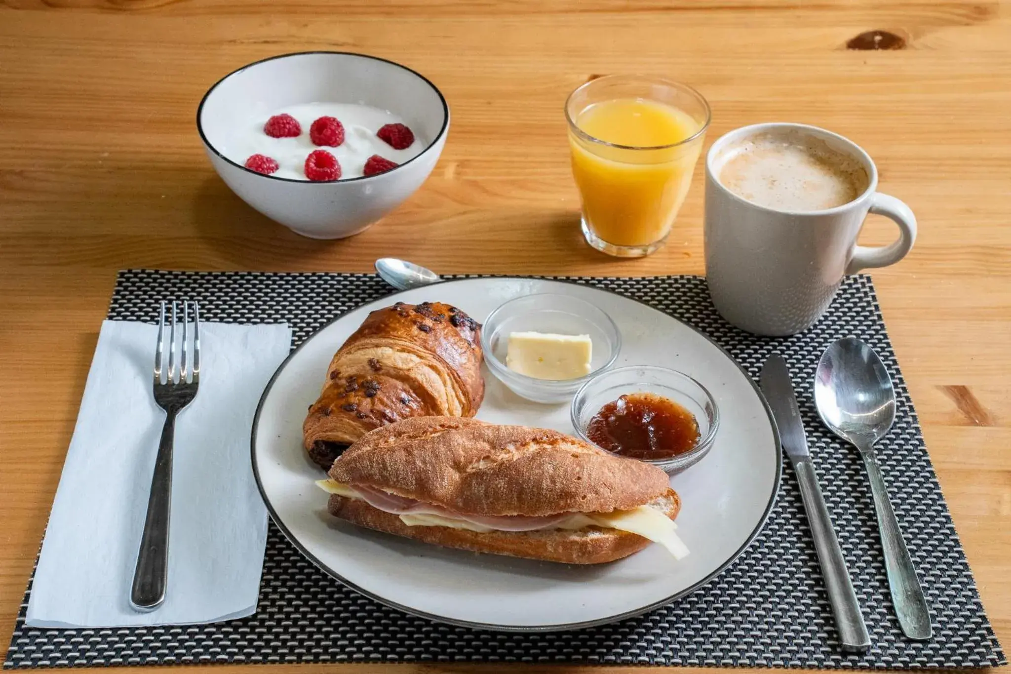 Breakfast in Ideal Youth Hostel Breakfast in Ideal Youth Hostel