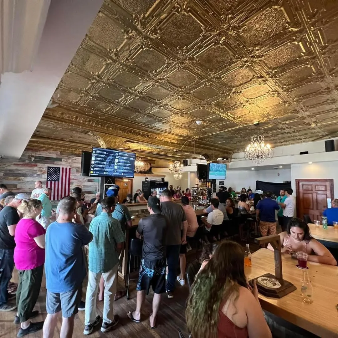 Restaurant/places to eat in Randolph Hotel