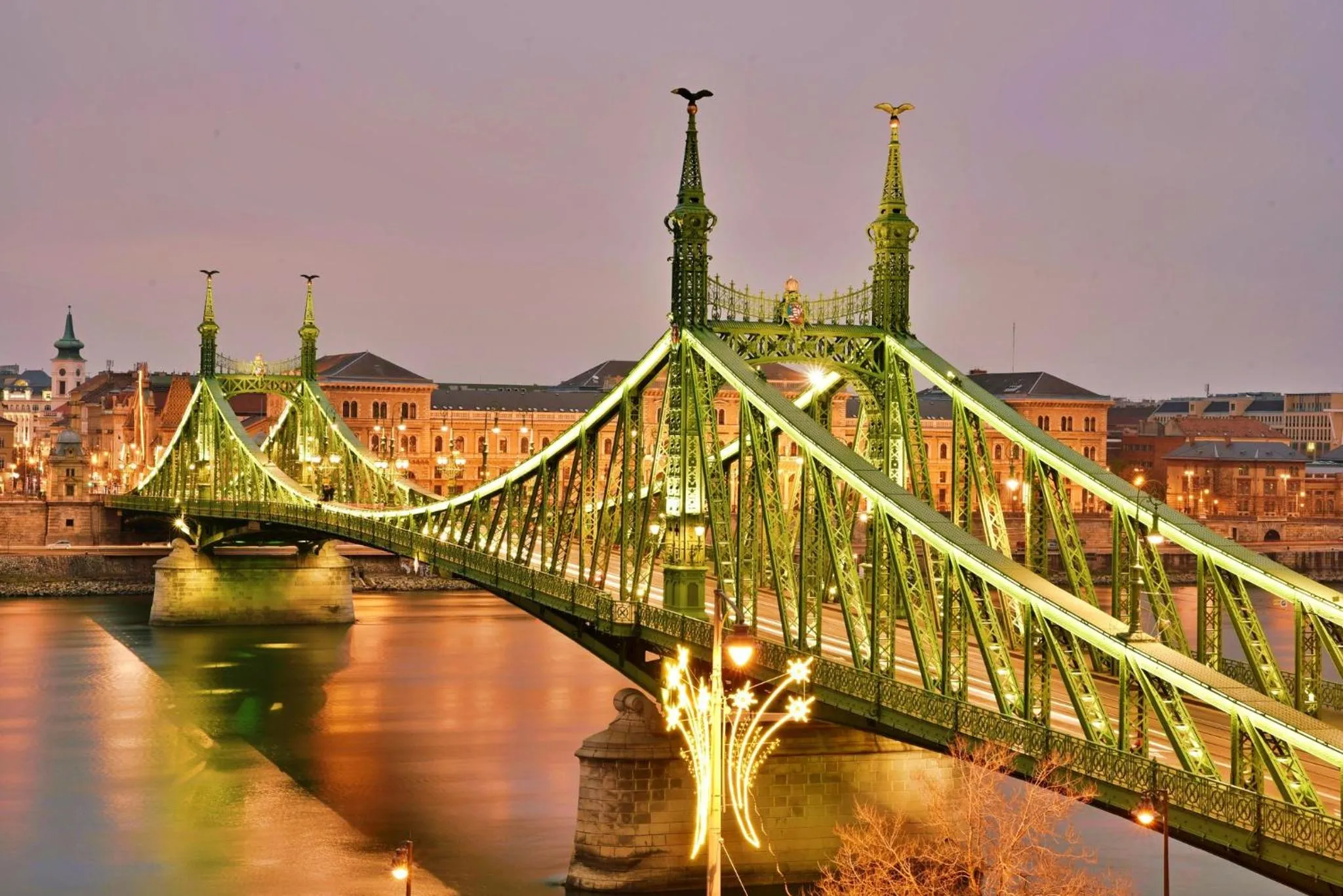 The Spot with Green Chair - cozy space near Danube