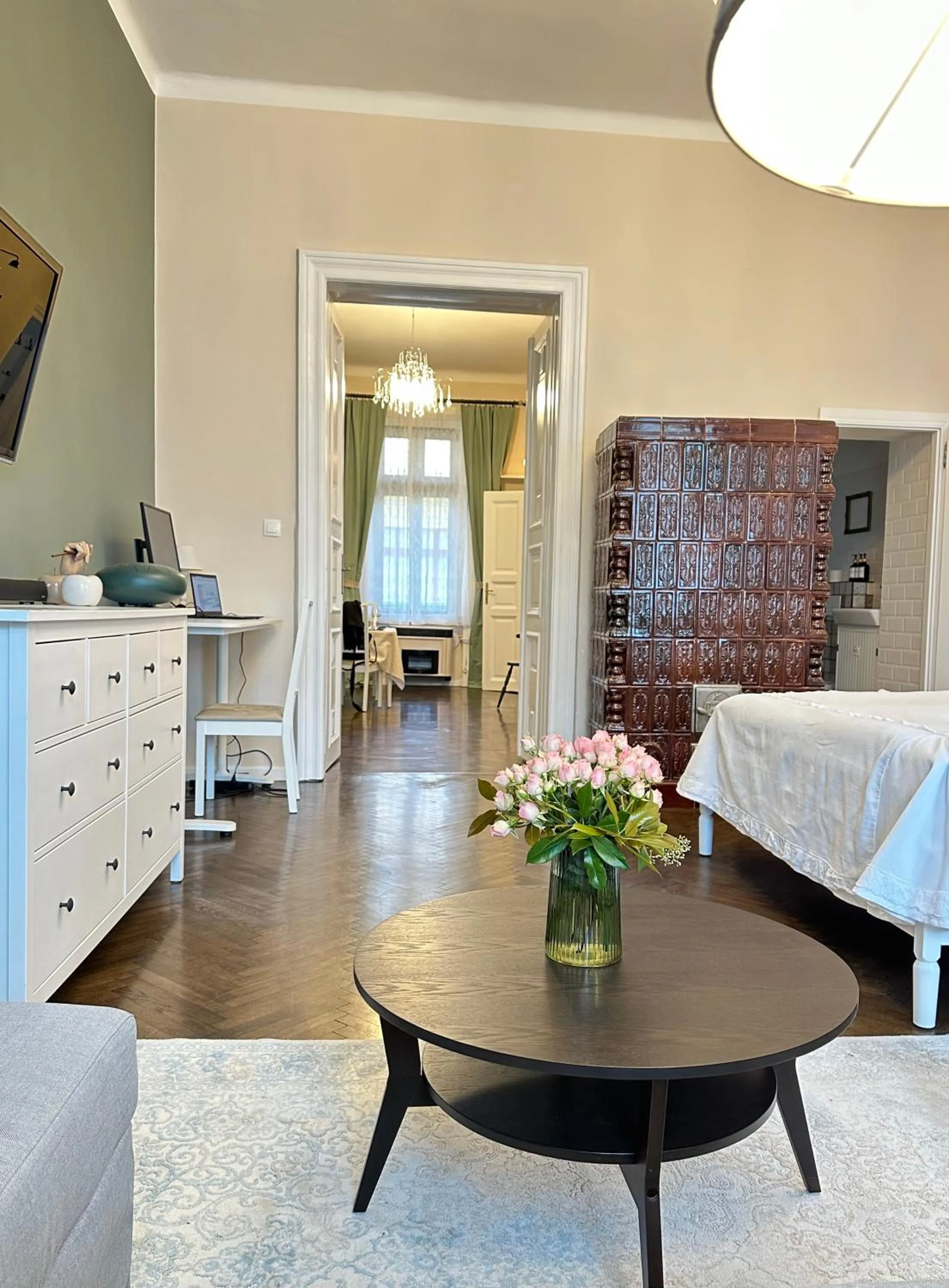 Bedroom, Bed in The Spot with Green Chair - cozy space near Danube