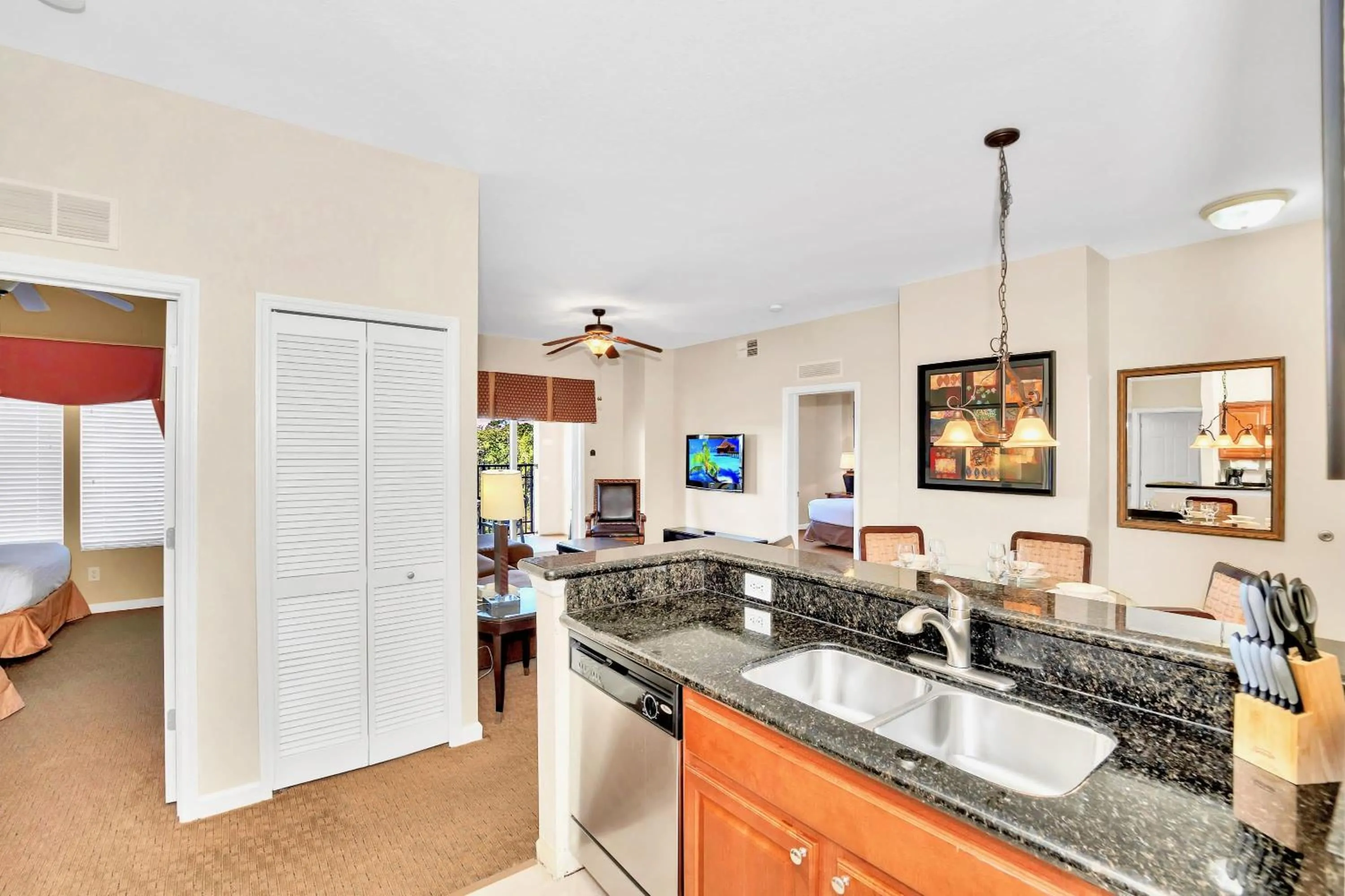 Kitchen or kitchenette in 2BR Resort Suite - Fountain View Private Balcony