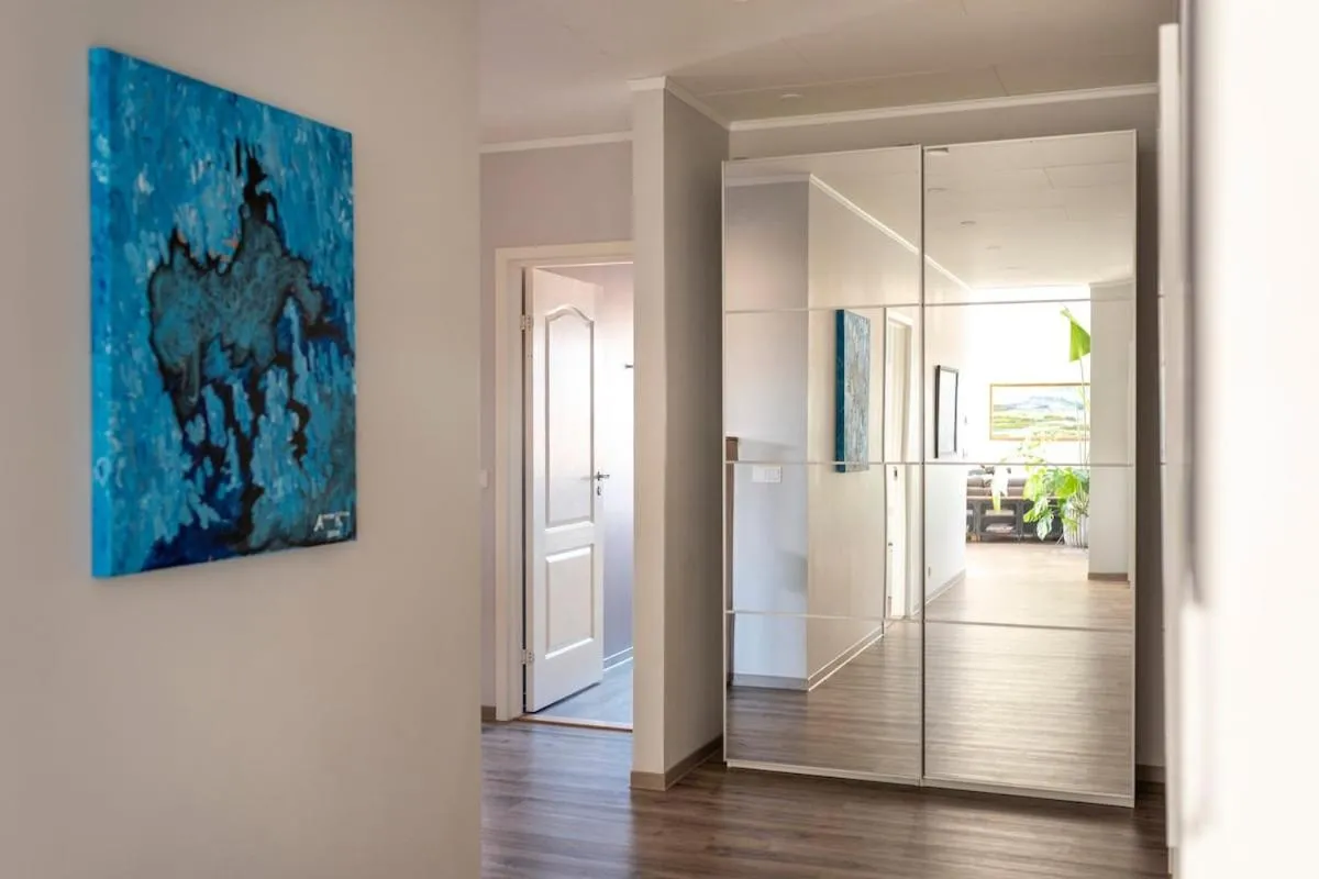 Austurey - Lakefront Villa