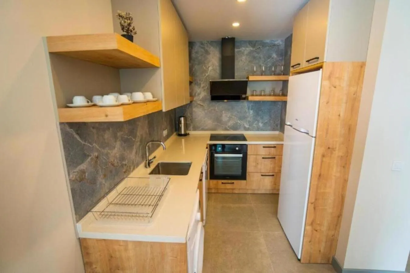 Kitchen or kitchenette in LARA MARİNE HOMES