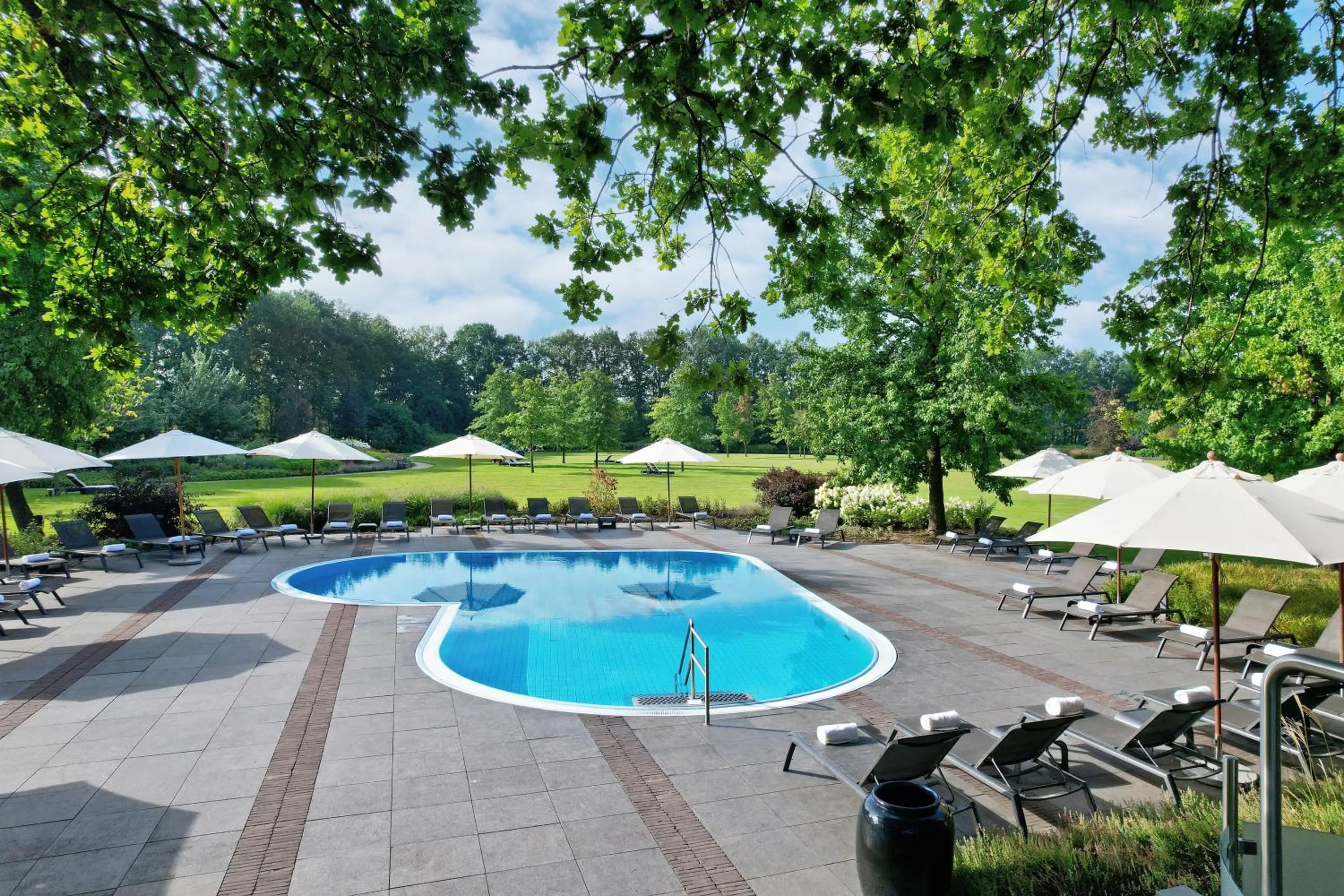 Swimming pool in Fletcher Parkhotel De Wiemsel