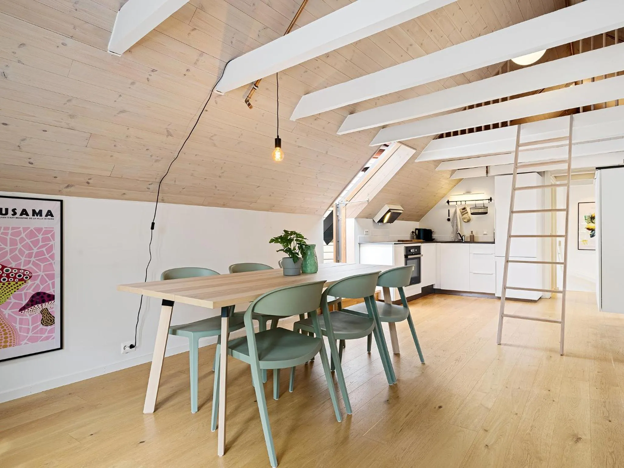 Charming Rooftop Apartment in Heart of Stavanger