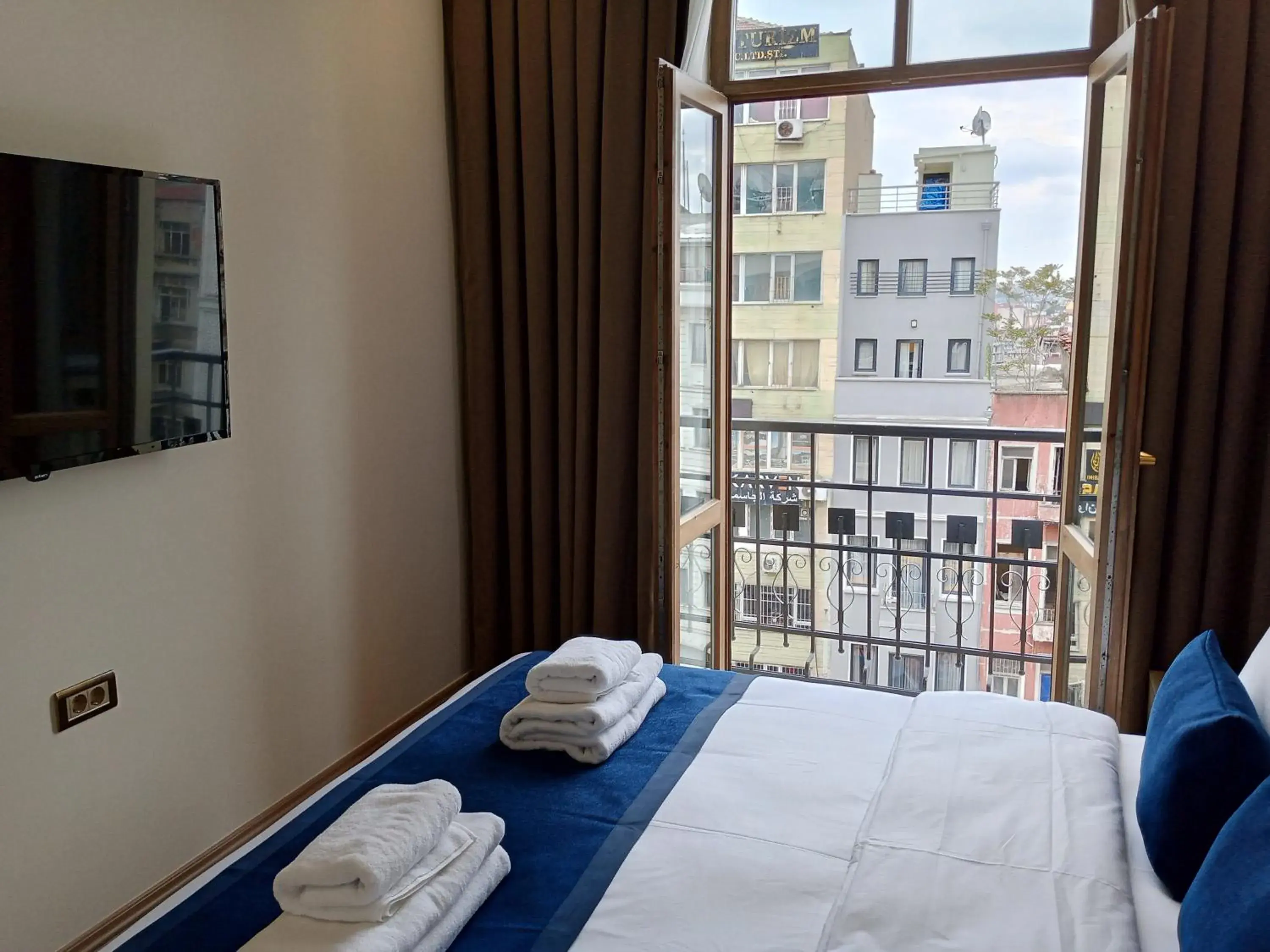 Bed in Taksim Bosphorus Hotel Bed in Taksim Bosphorus Hotel